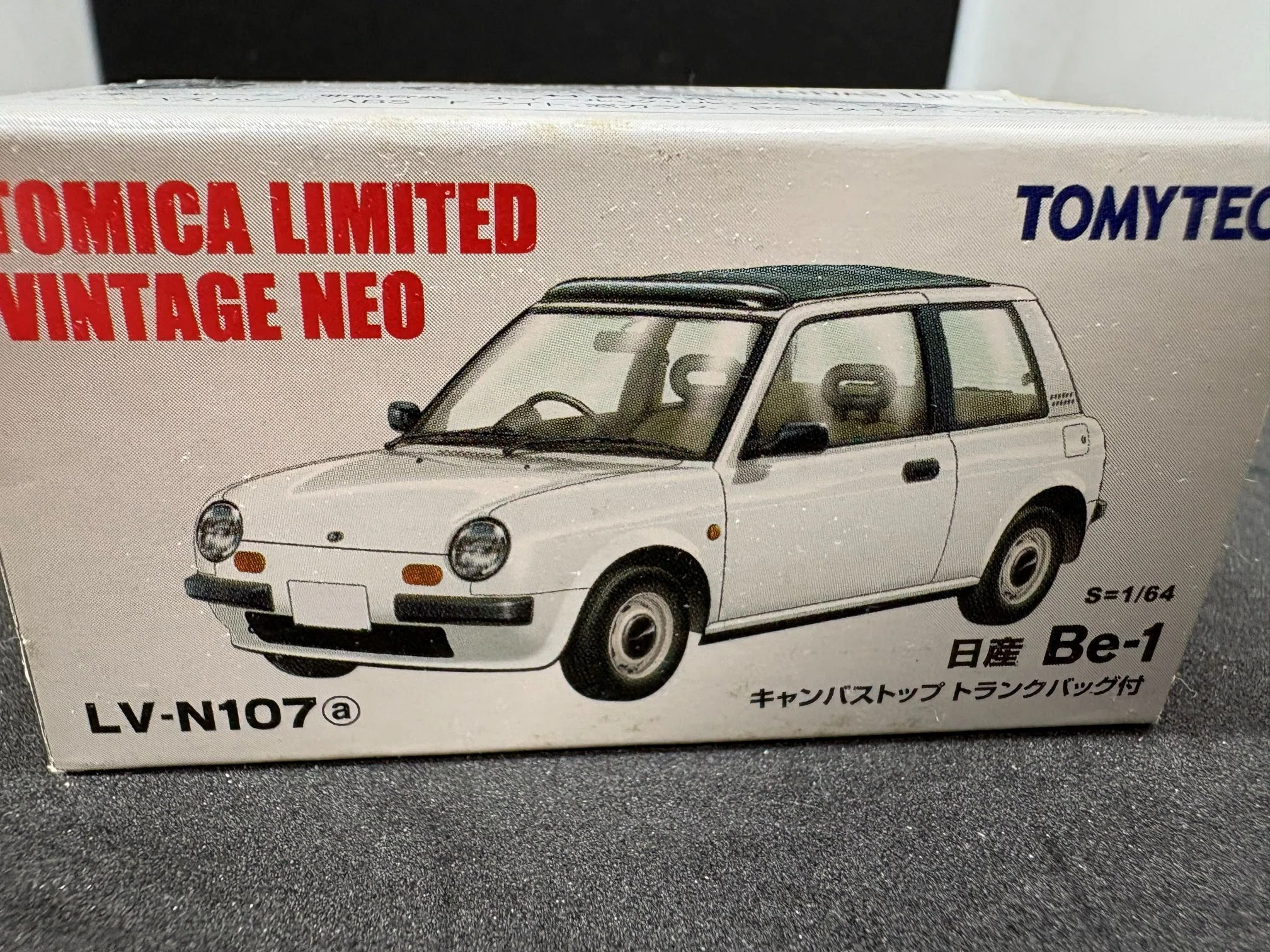 トミカリミテッドヴィンテージ NEO LV-N107a 日産 Be-1 バッグつき（白