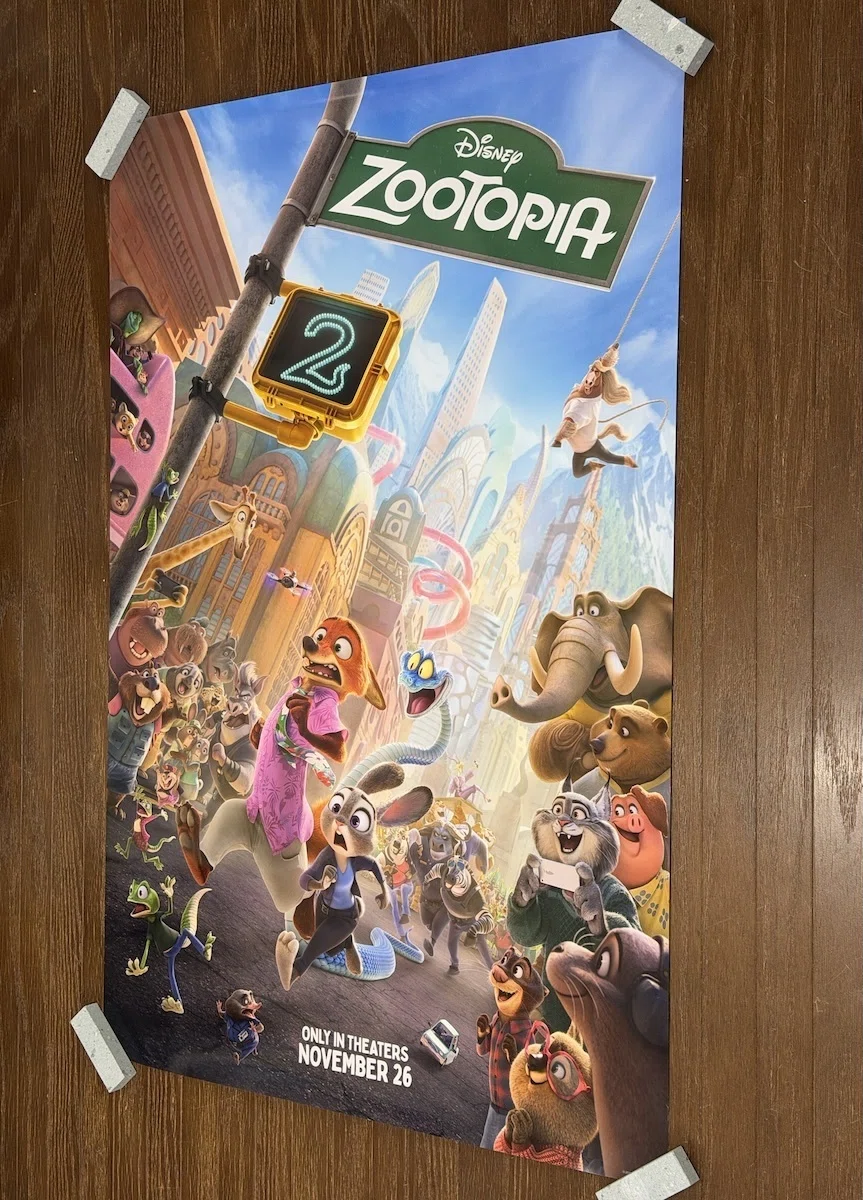 映画館で実際に使われていた、ズートピア2のポスターの話｜ピクシーダスト