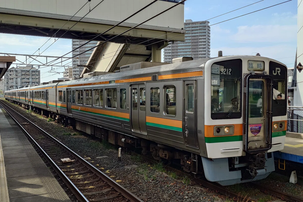 【213系ラストランツアーを追う】｜鉄・督/TETSUTOKU