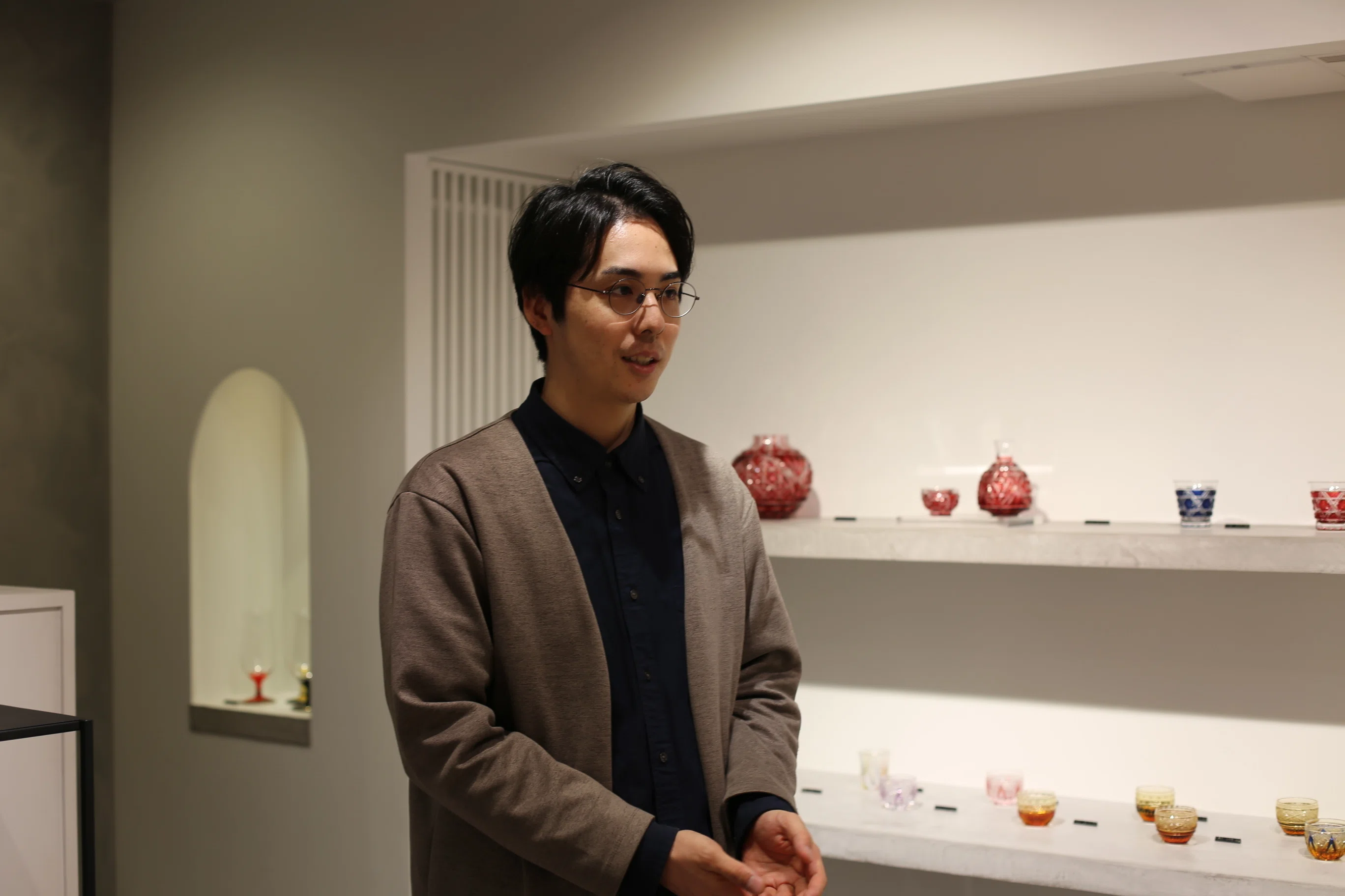少年の頃に見つめた水底を、大人になったいま描き出す。作家・高橋尚吾