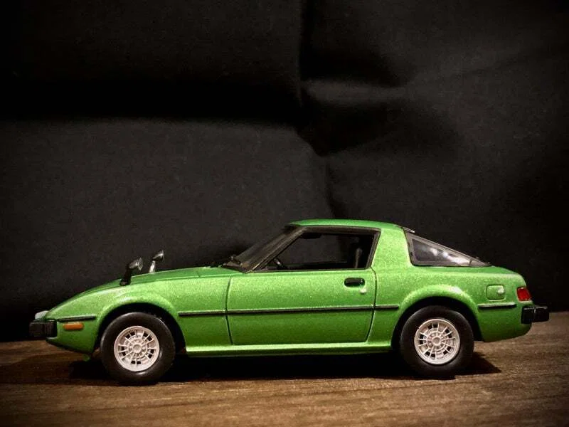 ノレブ 1/43 マツダ サバンナRX7｜てOのミニカー日記。