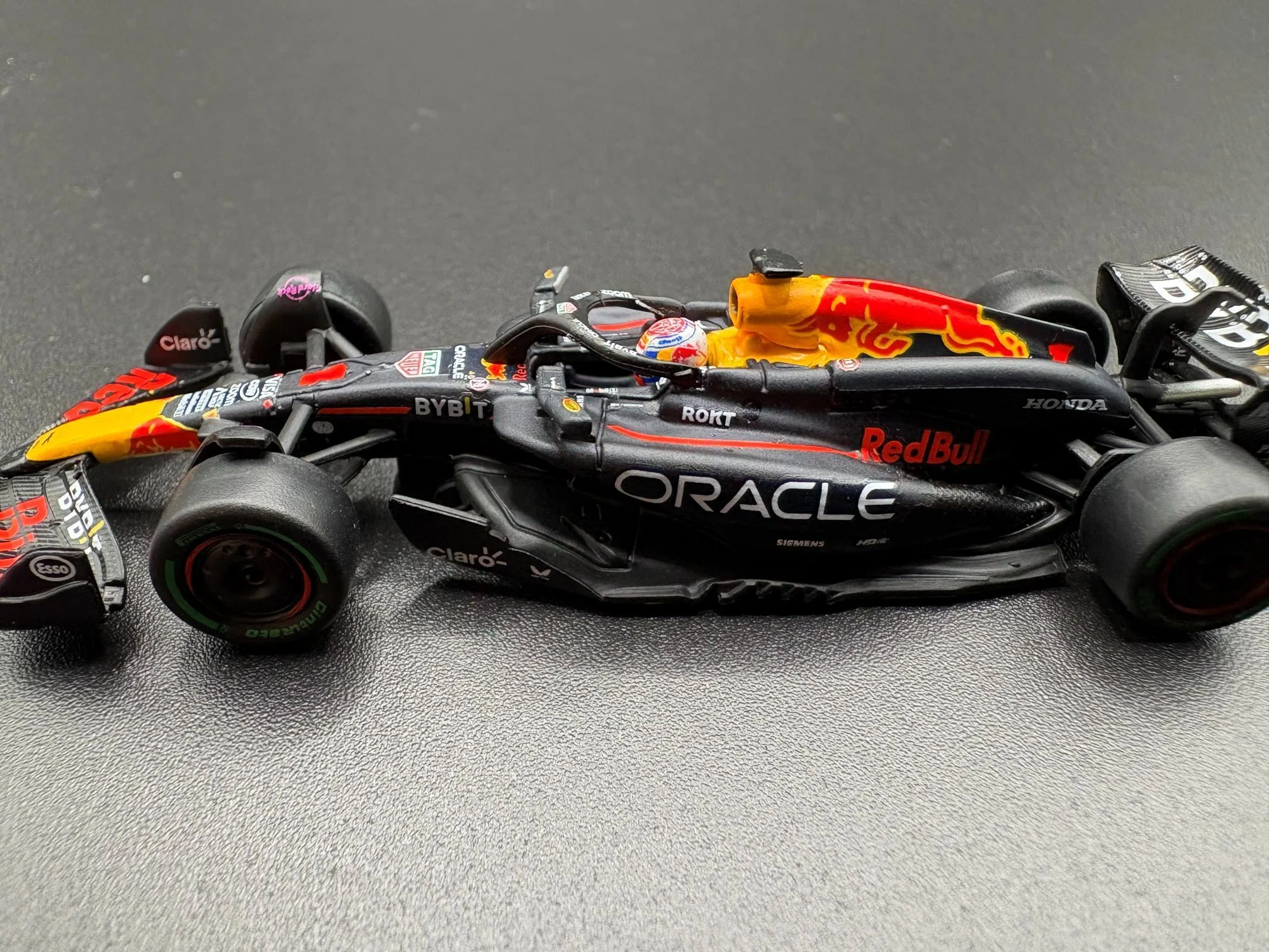 スパーク 1/64 オラクル レッドブル レーシング F1 RB20#1 ブラジル GP