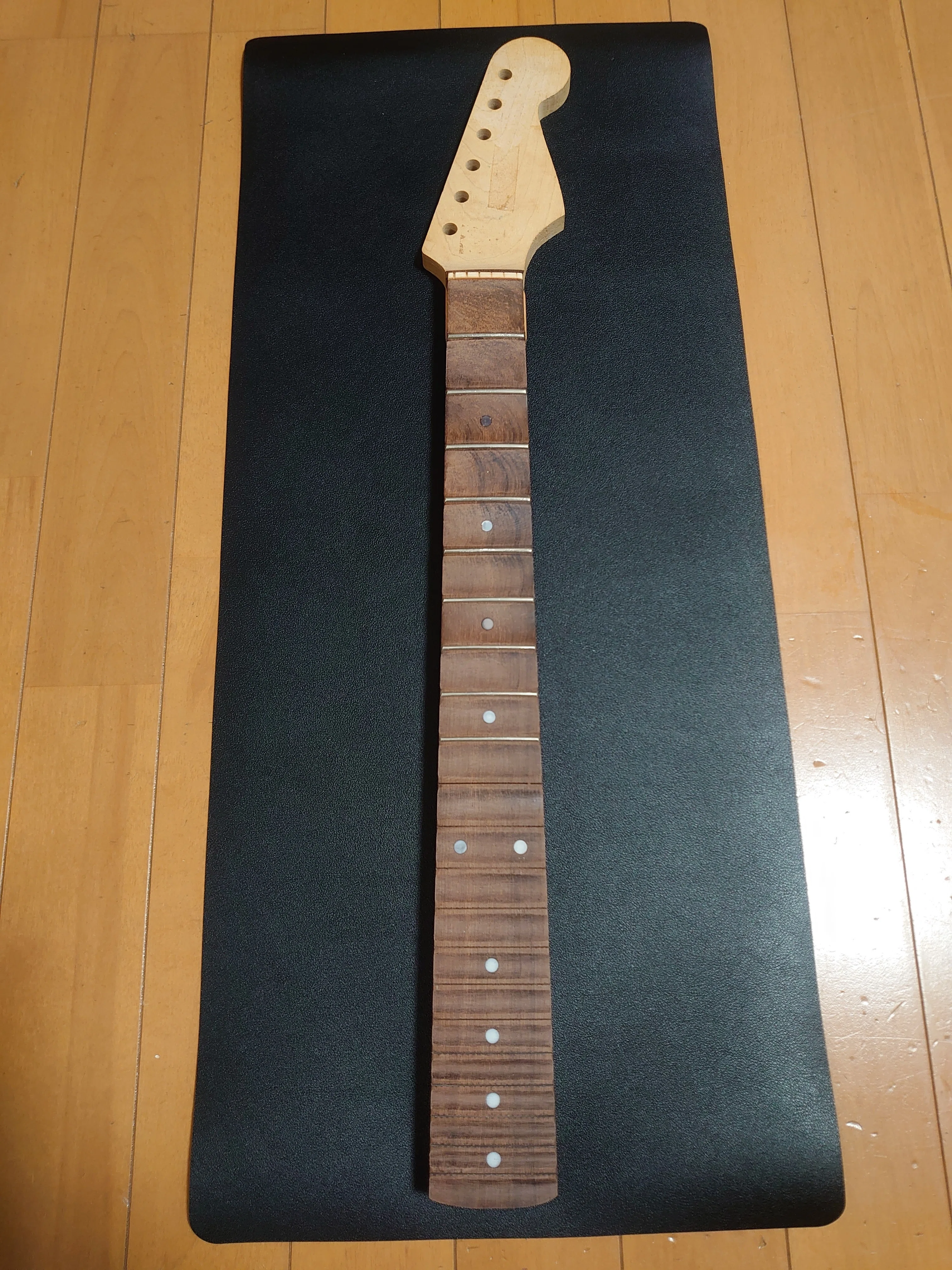 自作ギター】ジャンクネックのスキャロップ加工に悶絶した1週間｜momiji