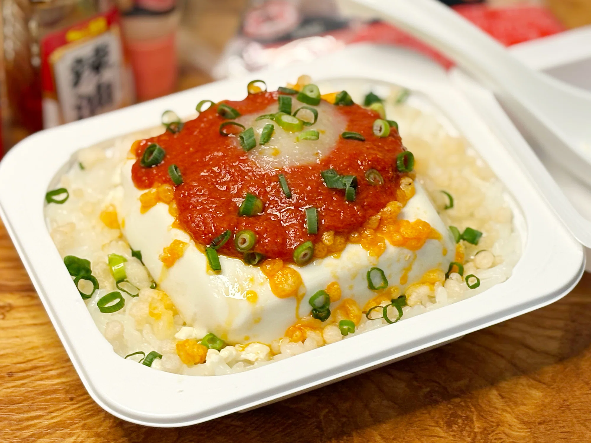 まご丼 限界やけくそ】肉なし麻婆丼｜めしコイズミ