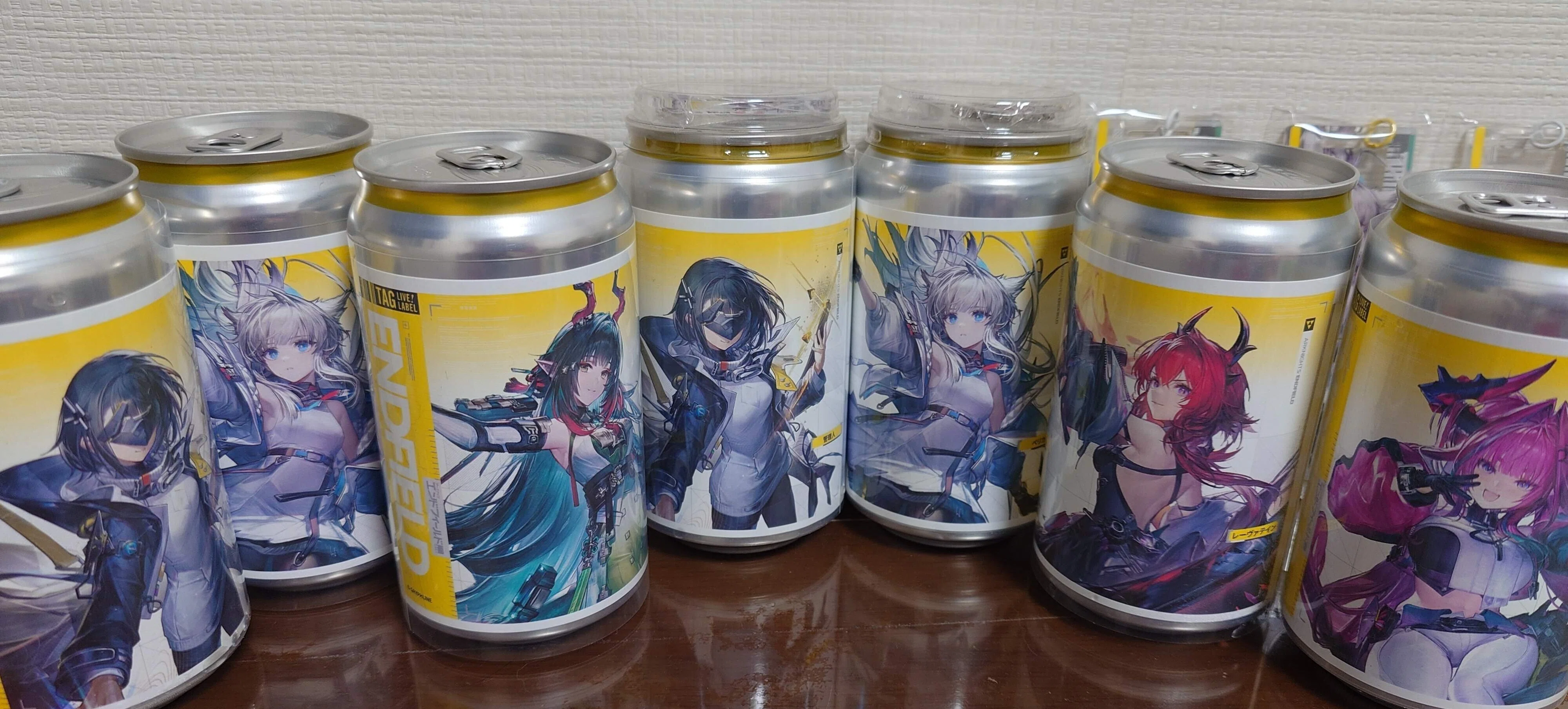 サントリーラベル缶　 エンドフィールド　ペリカ エンドフィールドラベル缶】うわぁ、自販機ってこんなに千円飲むんだぁ