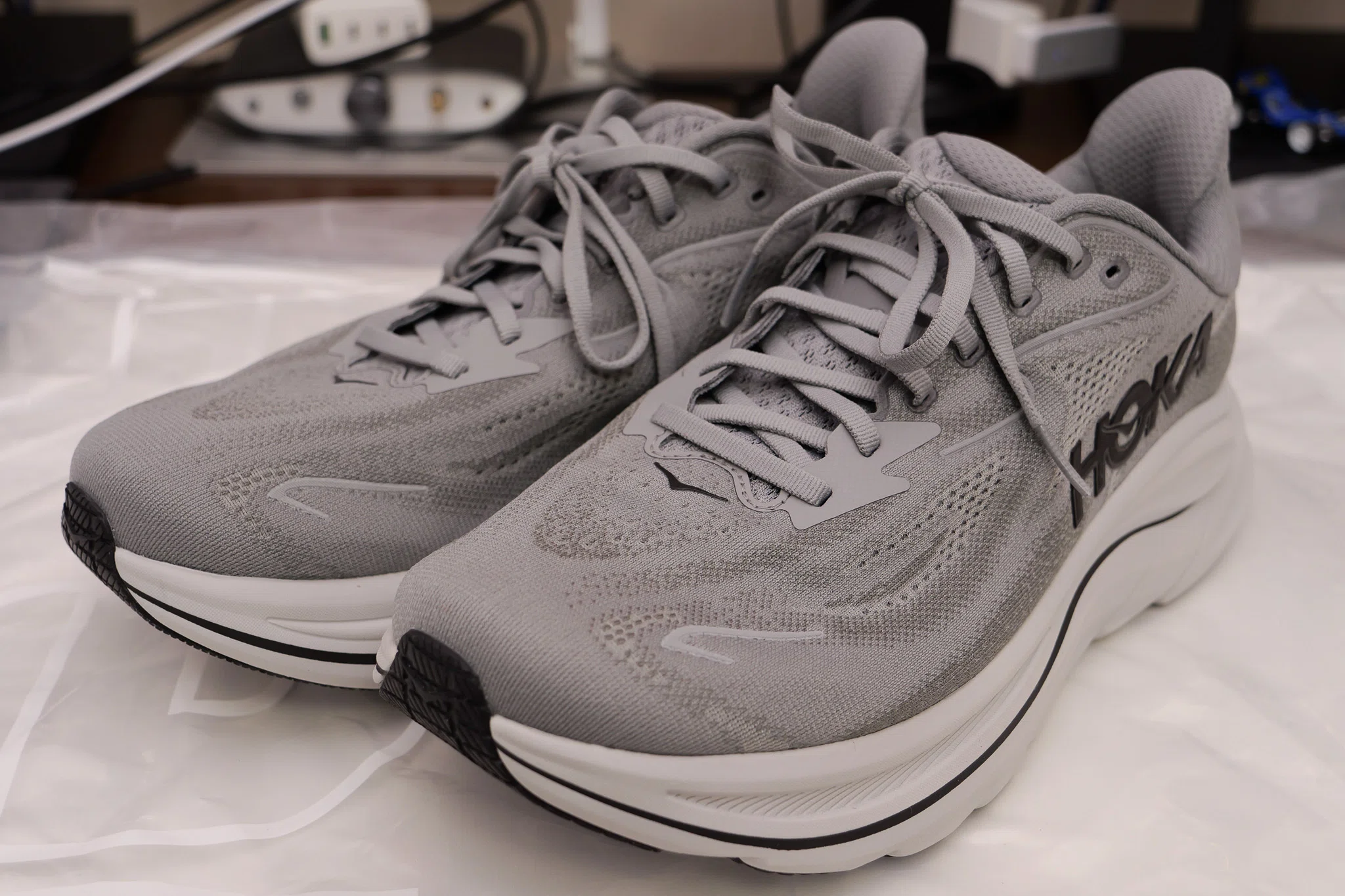ホカオネオネ　クリフトン10 ランニングシューズ グレー　27.5 27.5㎝ クリフトン10 HOKA グレー ランニングシューズ HOKA ホカ