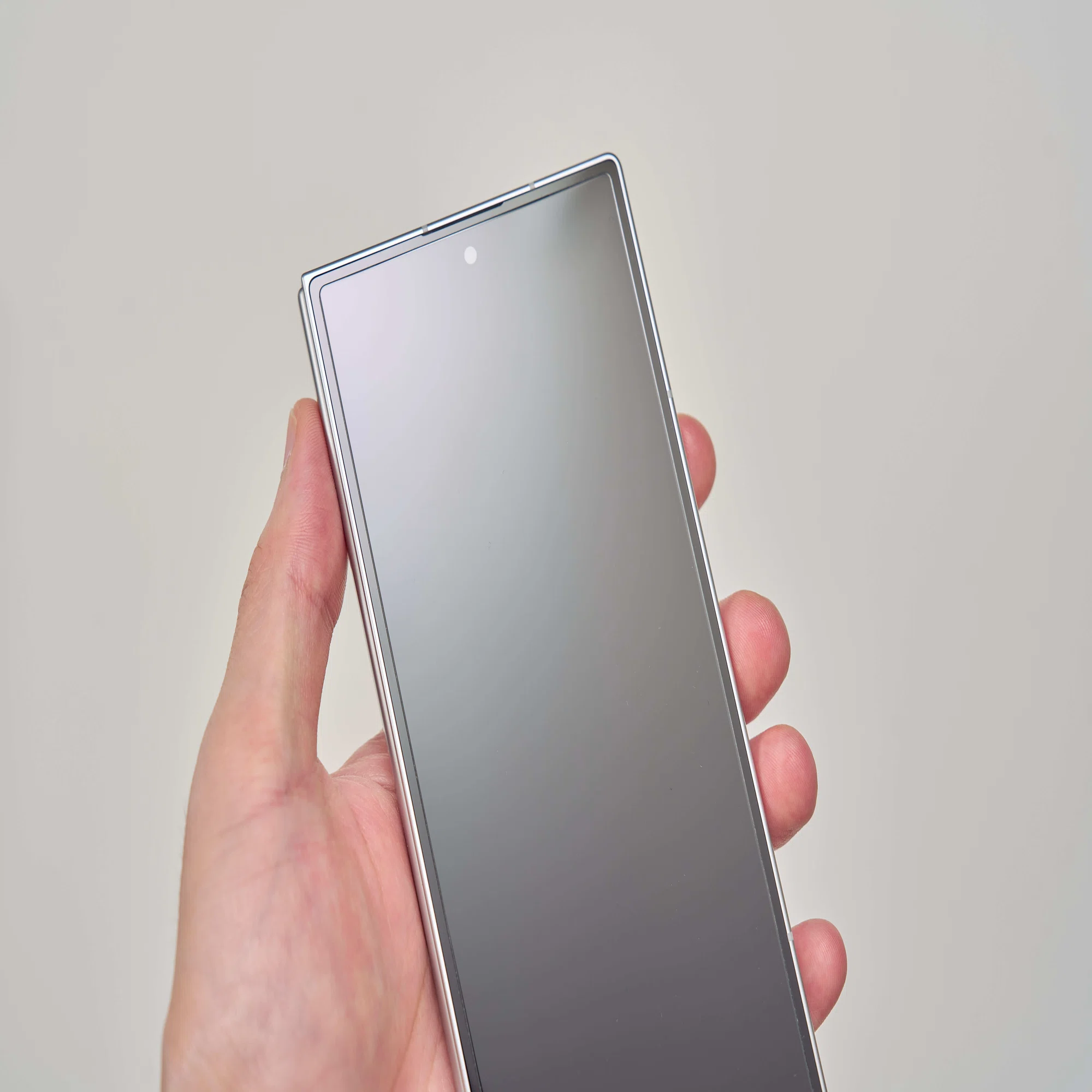 Galaxy Z Fold7、月額830円で買ったので守りも全部Spigenで固めてみた 