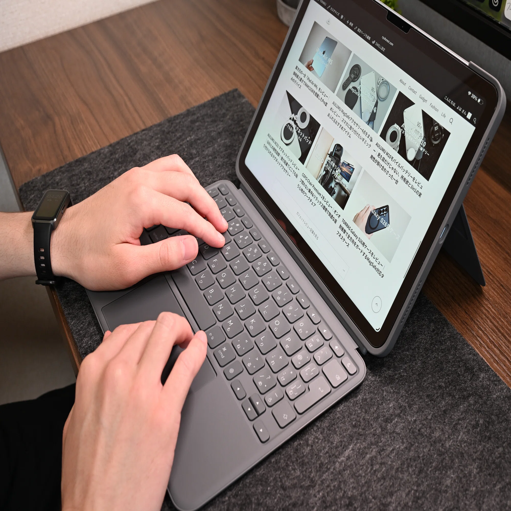Magic Keyboardを超えたかも？iPad Airを身軽な仕事道具に変えるCombo 