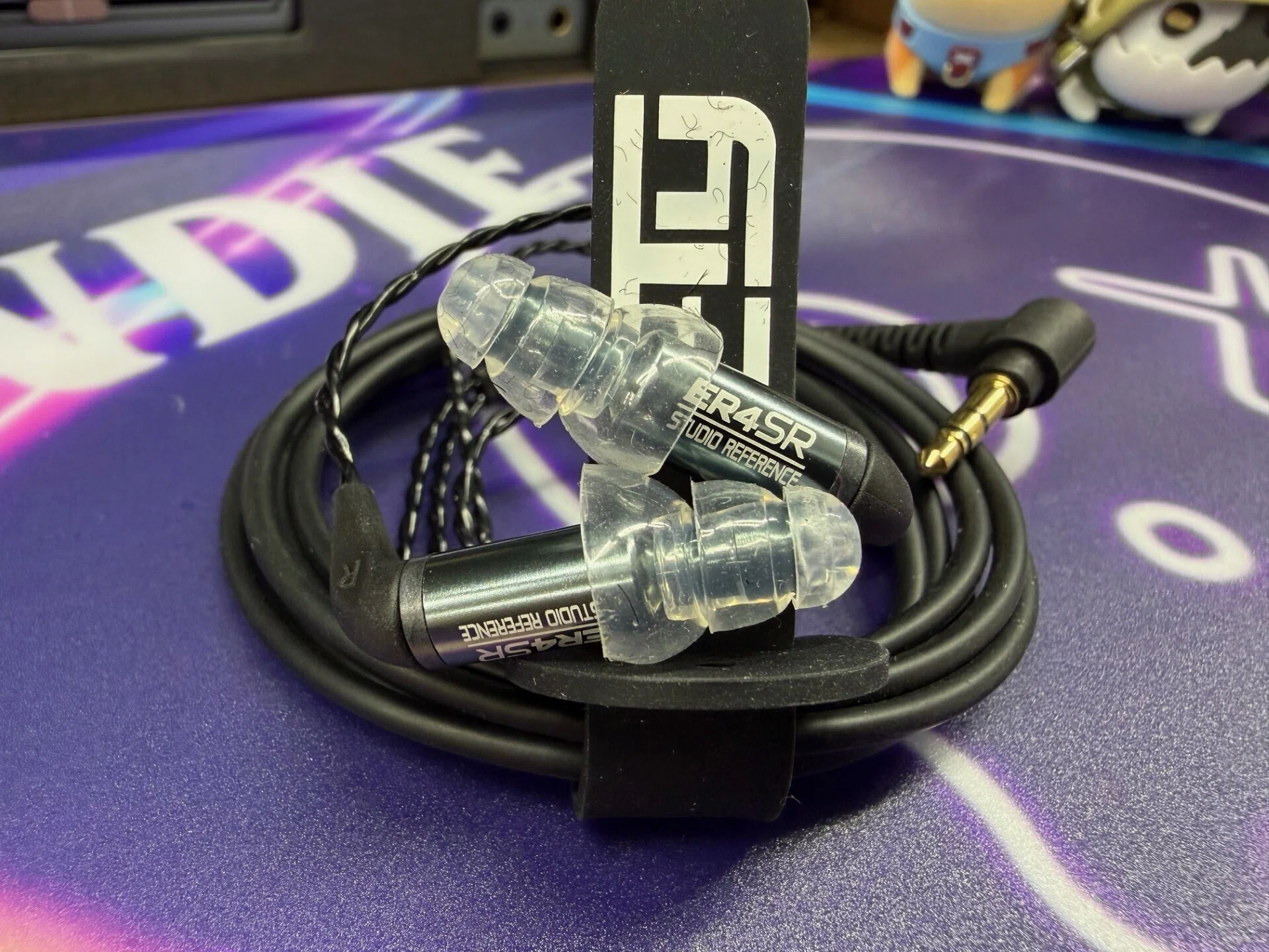 ER4SRを聴いたあと、他のイヤホンの“色”が見えてきた｜くまっち | IEM