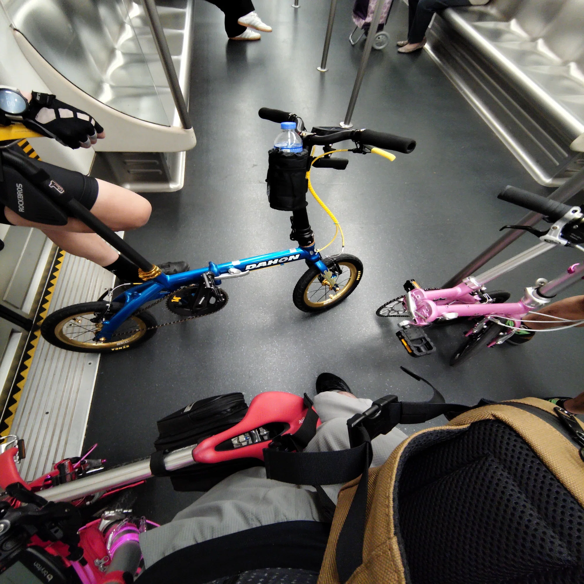お手軽に海外輪行〜2回目の香港My折りたたみ自転車サイクリング 