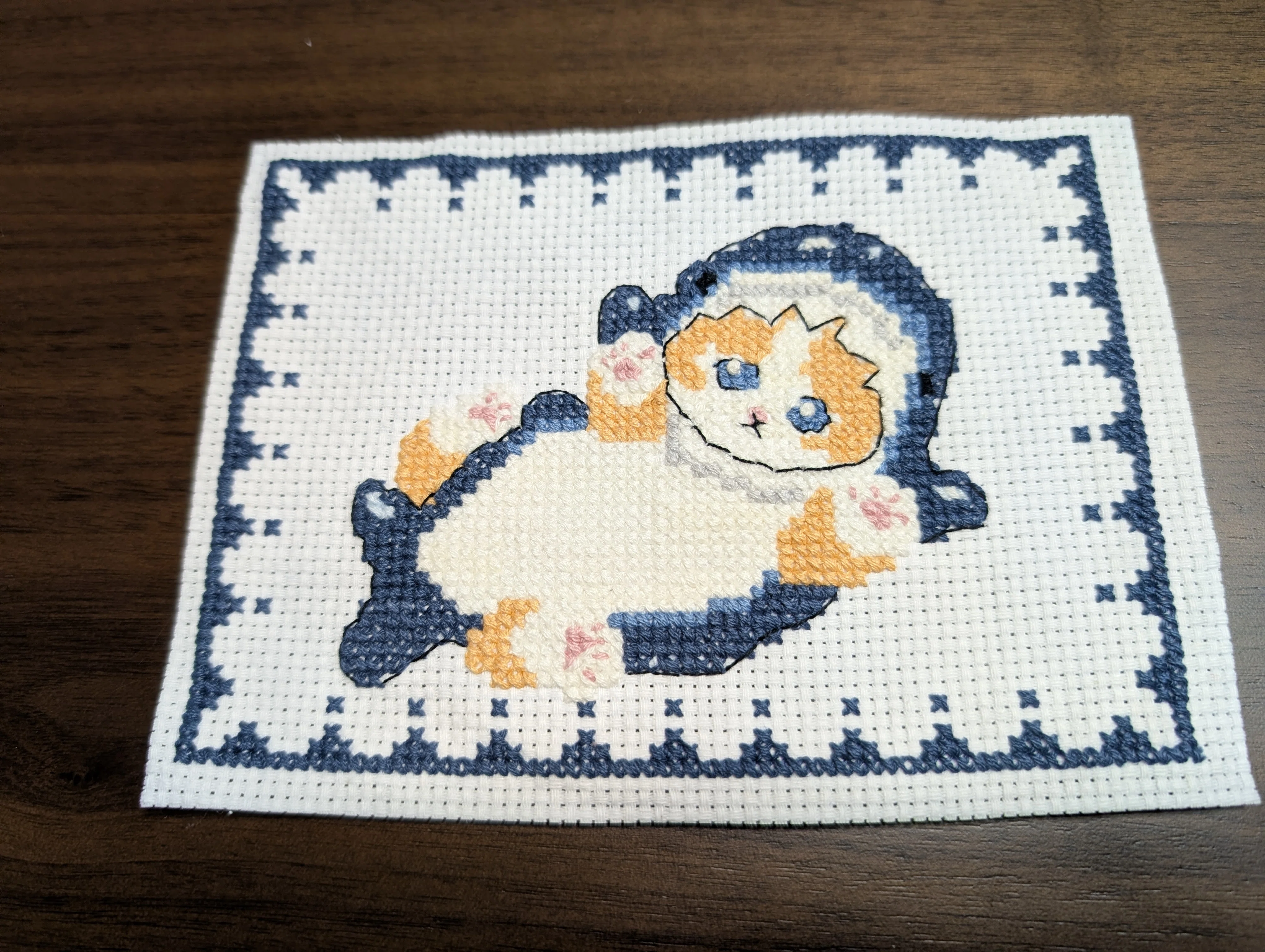 B　二点おまとめクロスステッチ完成品　刺繍完成品 mofusandのクロスステッチを創刊号だけで完成させた記録｜幾千