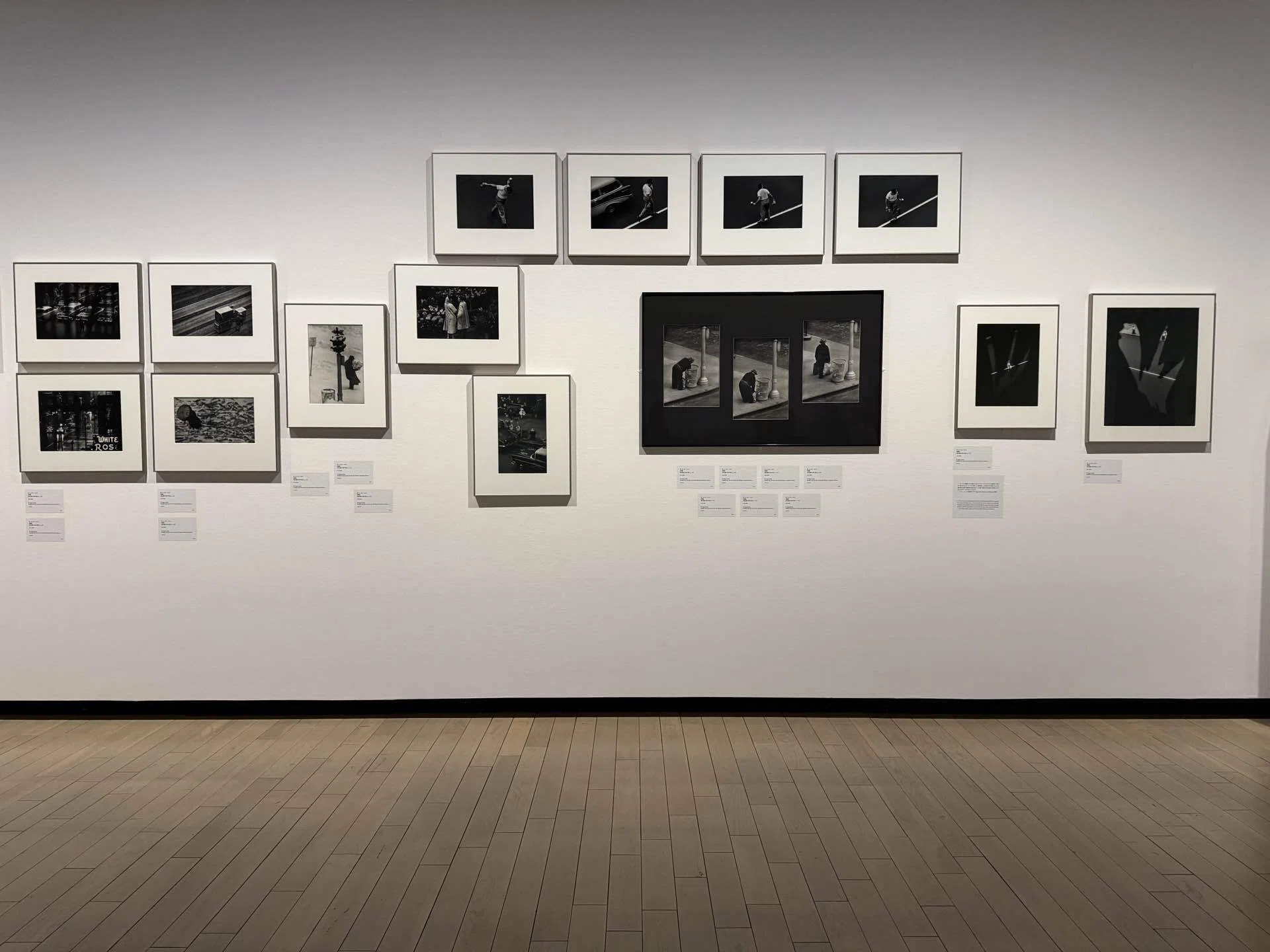 『W・ユージン・スミス写真展 【希少品】1971年開催』の作品集（16枚セット） 東京都写真美術館で報道と芸術を結ぶユージン・スミス展──ロフト期