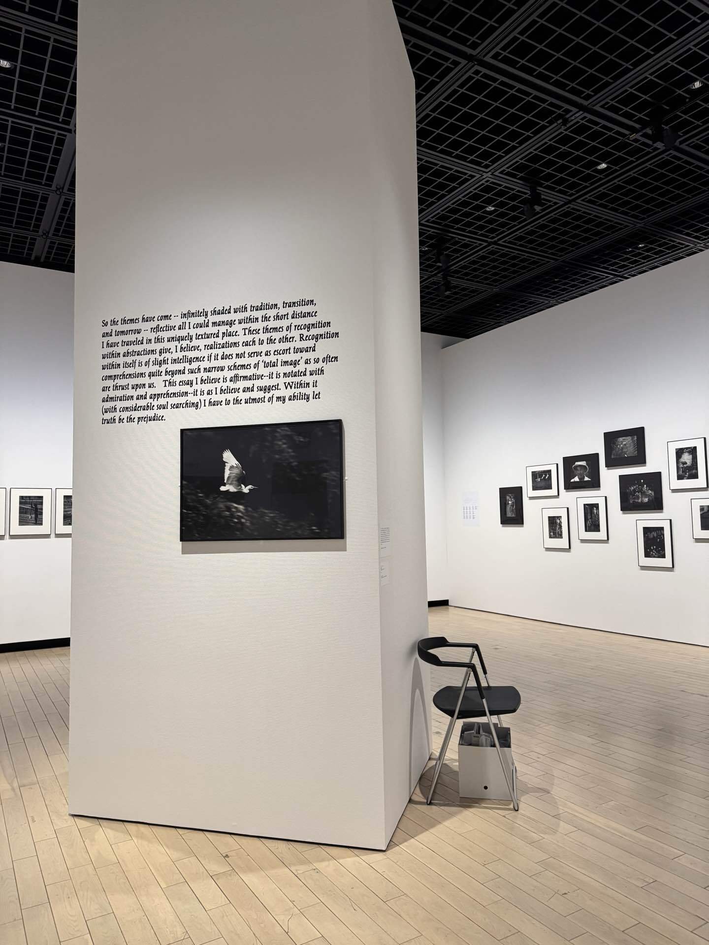 『W・ユージン・スミス写真展 【希少品】1971年開催』の作品集（16枚セット） 写真家ユージン・スミスの生誕100周年を回顧する写真展が東京都写真