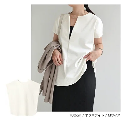 Tシャツ感覚で着られるポンチ素材の2wayトップス。春夏の普段着や二の腕カバーに使いやすい半袖トップス