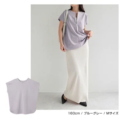 Tシャツ感覚で着られるポンチ素材の2wayトップス。春夏の普段着や二の腕カバーに使いやすい半袖トップス