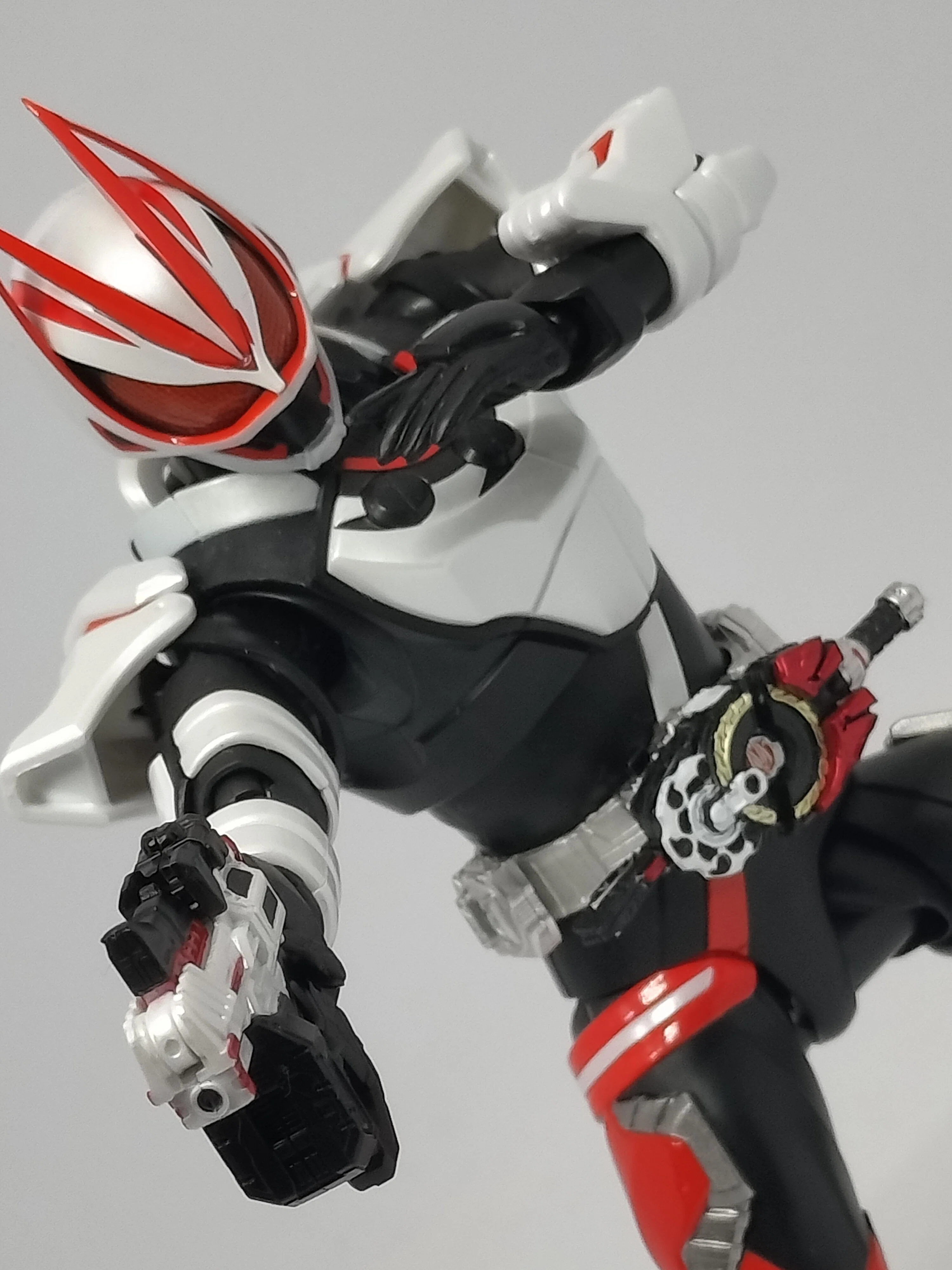 S.H.Figuarts 仮面ライダーギーツ マグナムブーストフォーム -STORE