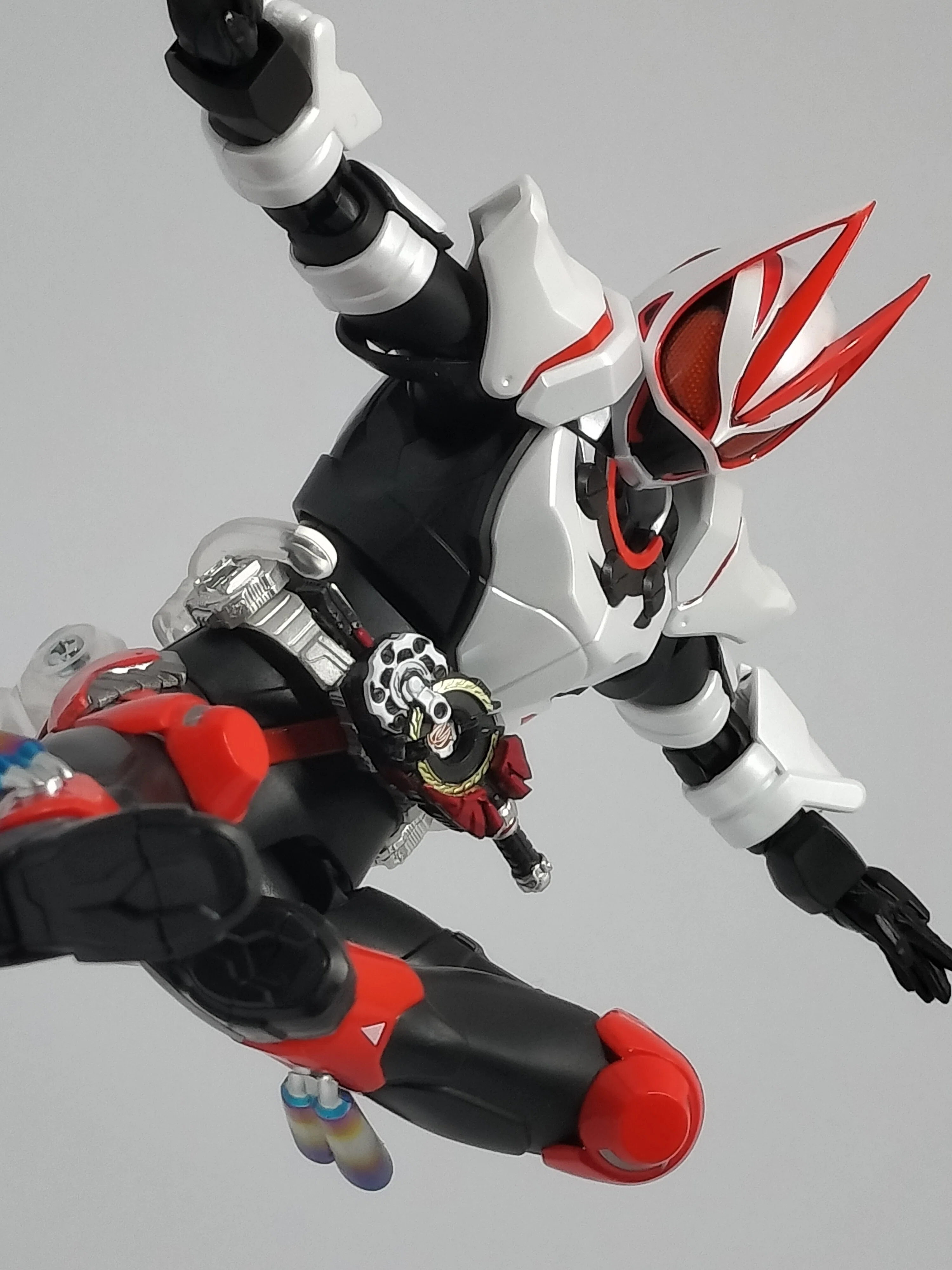 S.H.Figuarts 仮面ライダーギーツ マグナムブーストフォーム -STORE