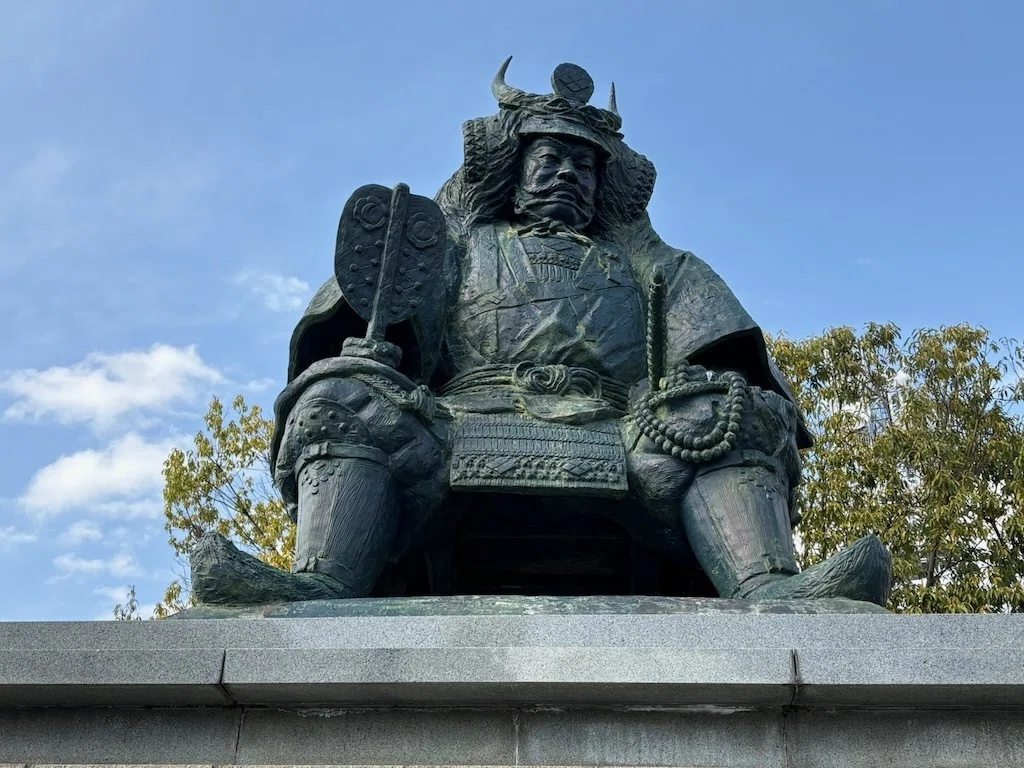 ♯55 三日月堀を備えた武田の城・躑躅ヶ崎館｜sugaT