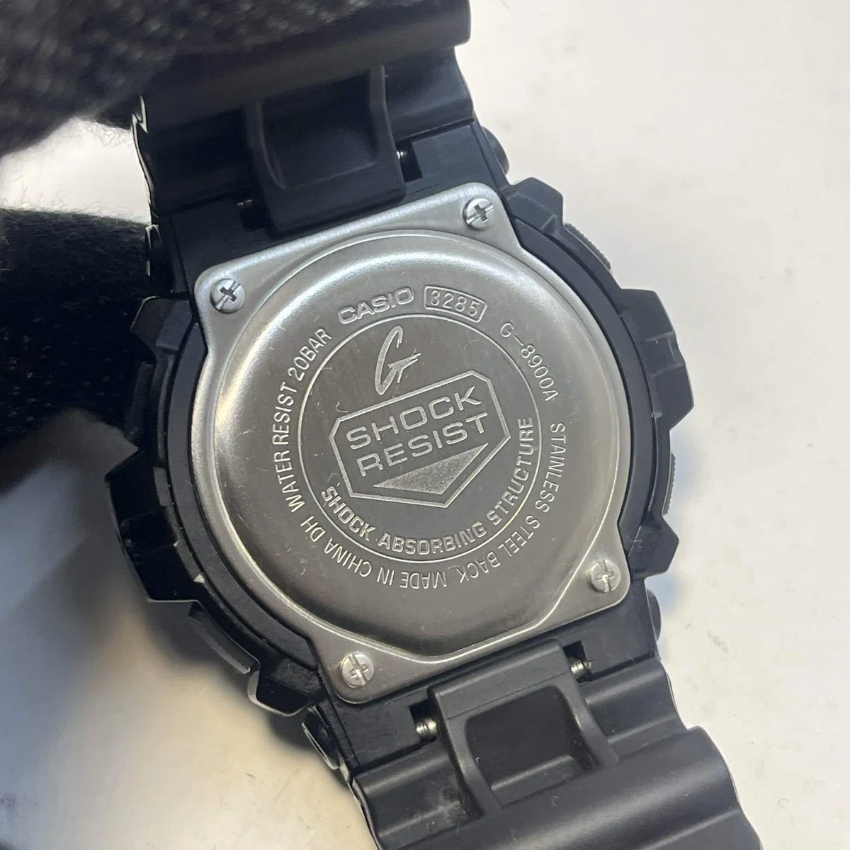レビュー】漆黒と青の機能美。G-SHOCK「G-8900A-1JF」が日常の「道具 