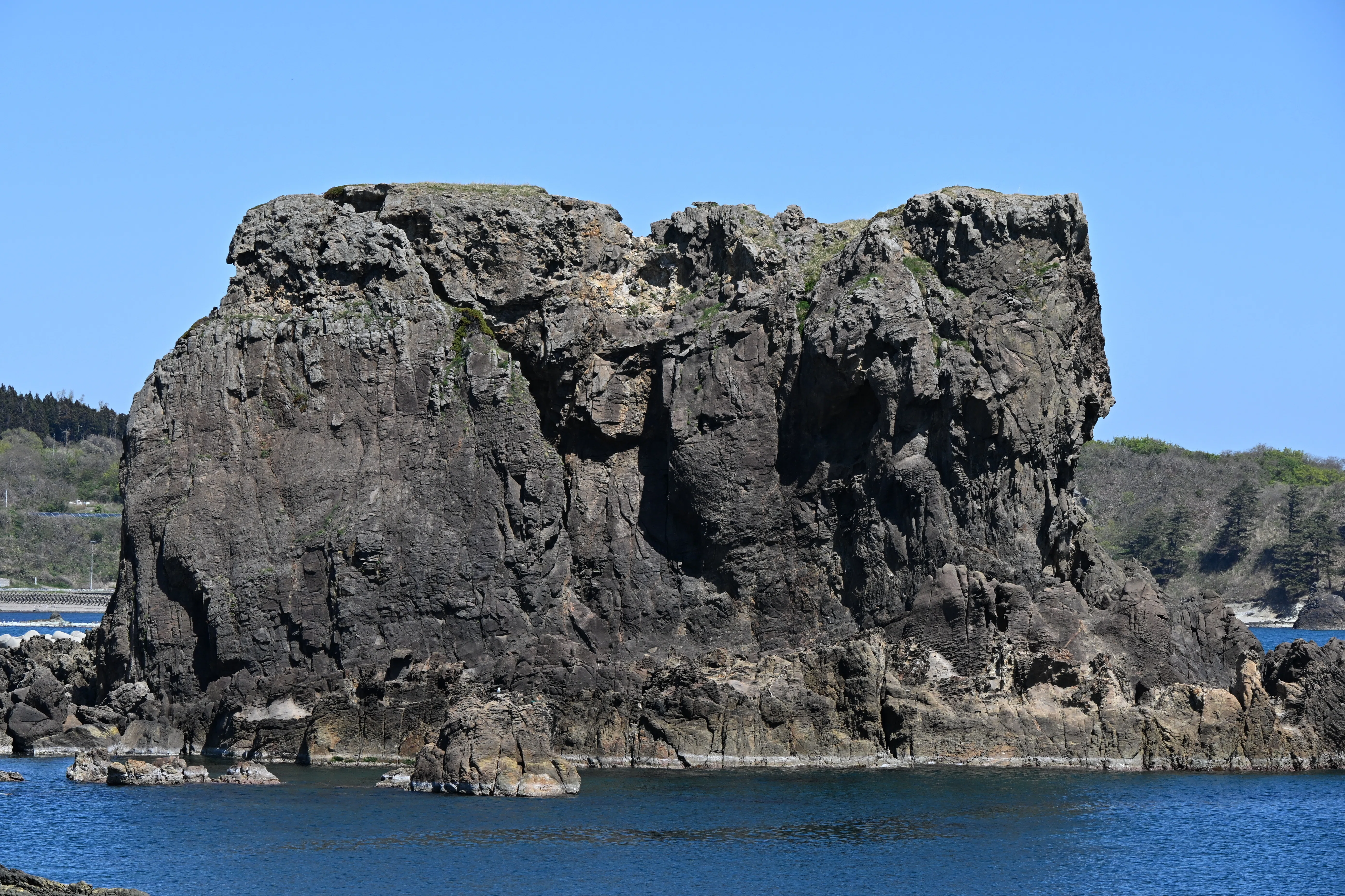 20260425_ゴジラ岩（潮瀬崎）【Nikon Z50IIと観光】｜山ネズミ
