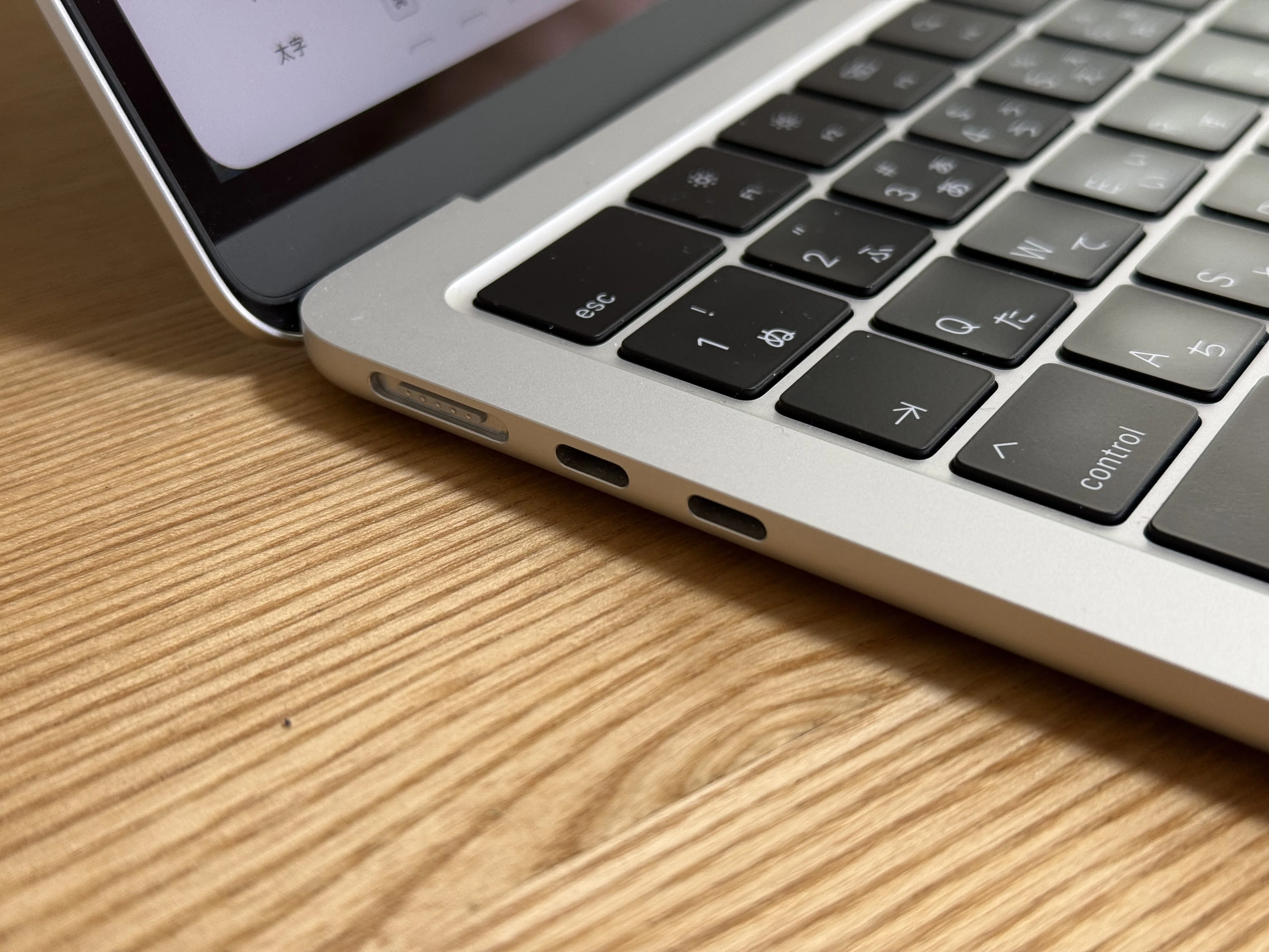 MacBook Air(M5) Neoと比較。Airもすごく良いんですよ。｜ゆきてく