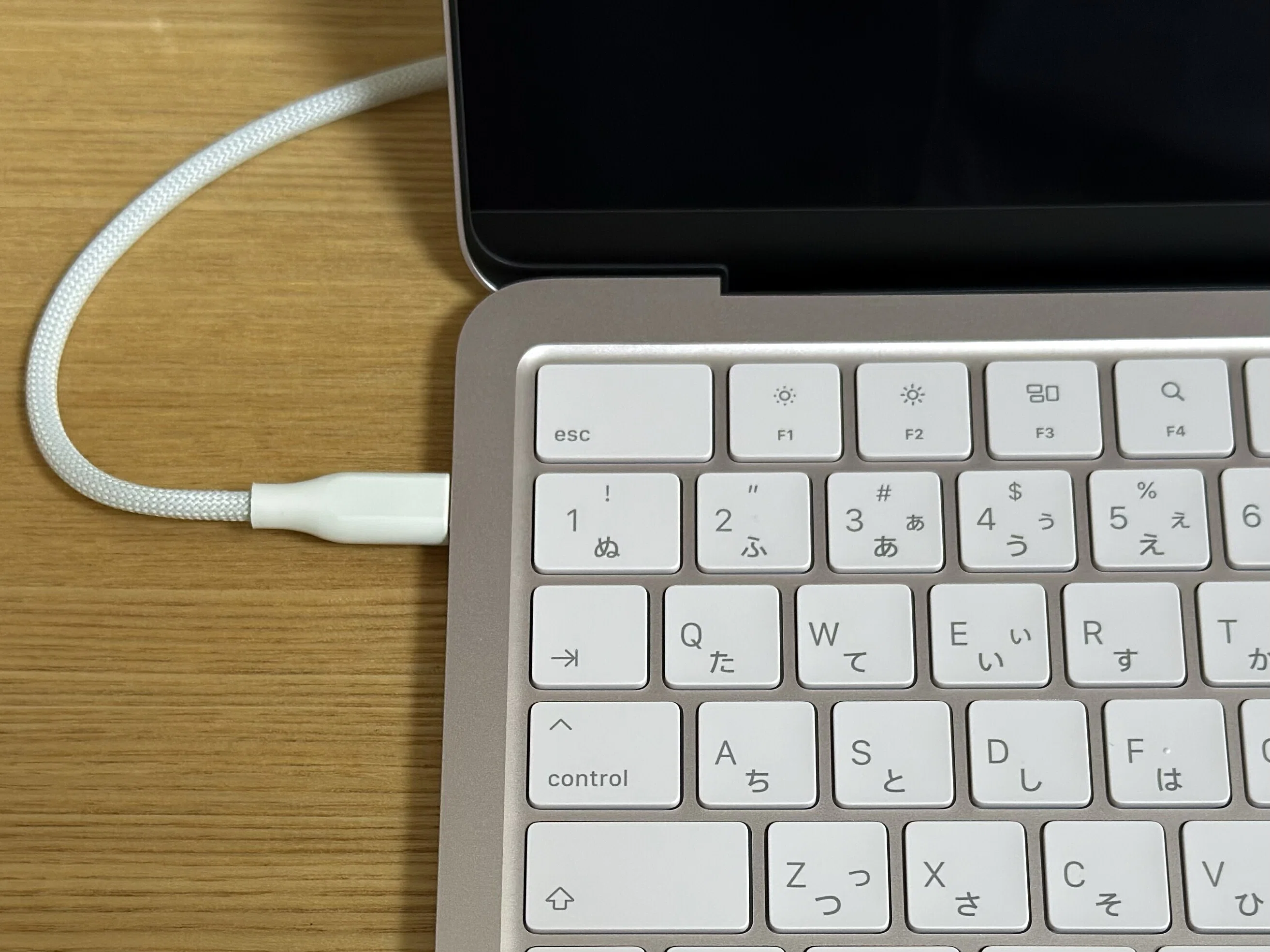 味仙様　macbook MacBook Neoの“弱点”とは？ 負荷テストでMacBook Airとの性能差を比べ