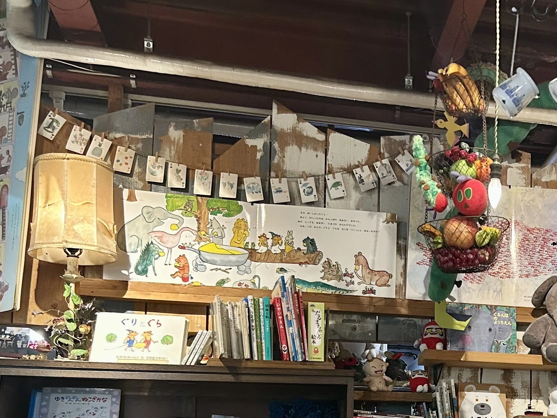 一度は行きたい絵本カフェ「Story book」に、4歳児と行ってみた｜大阪