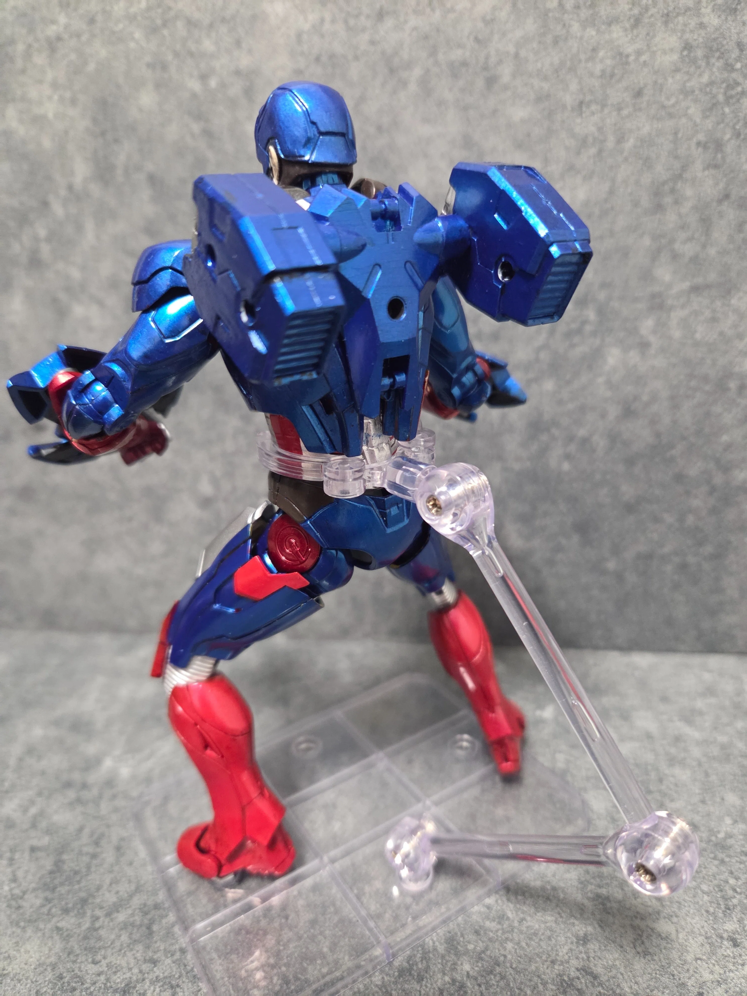 キャプテン・アメリカの武装を作る！Building Captain America's