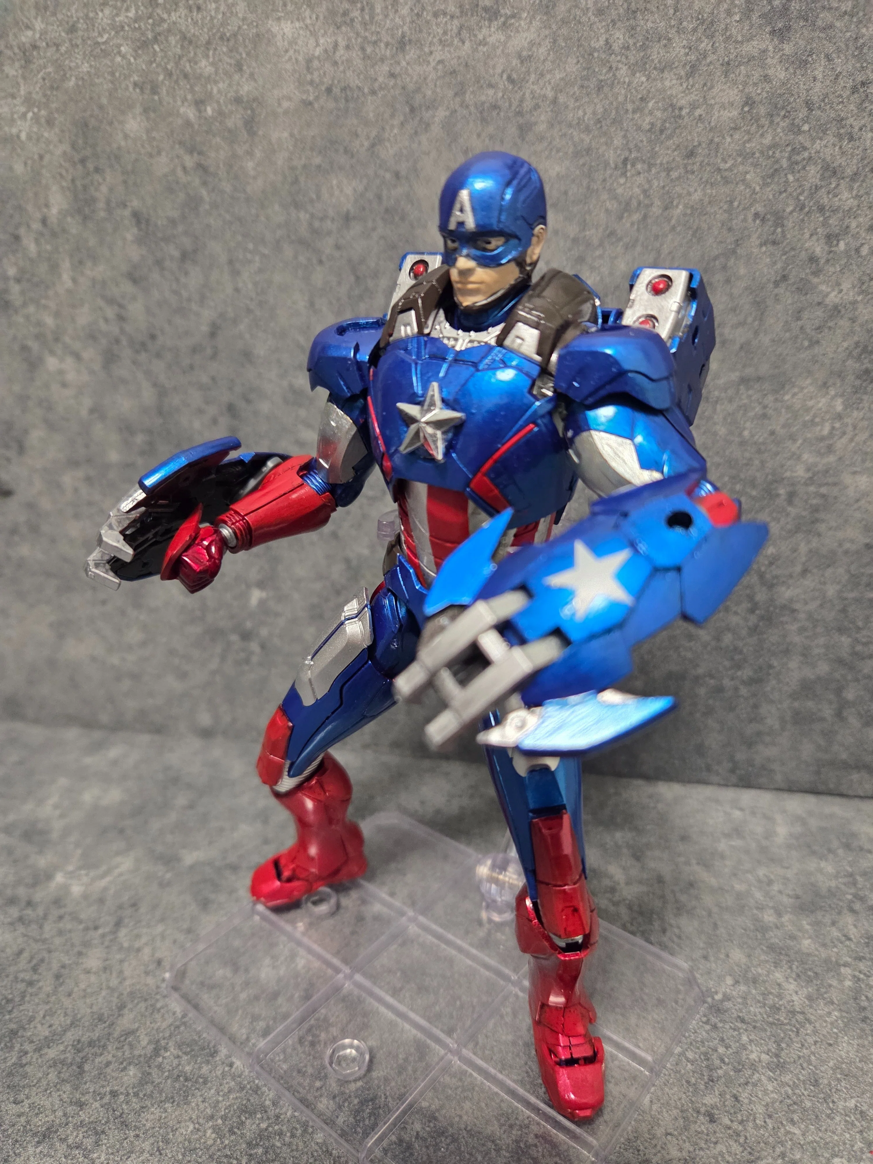 キャプテン・アメリカの武装を作る！Building Captain America's
