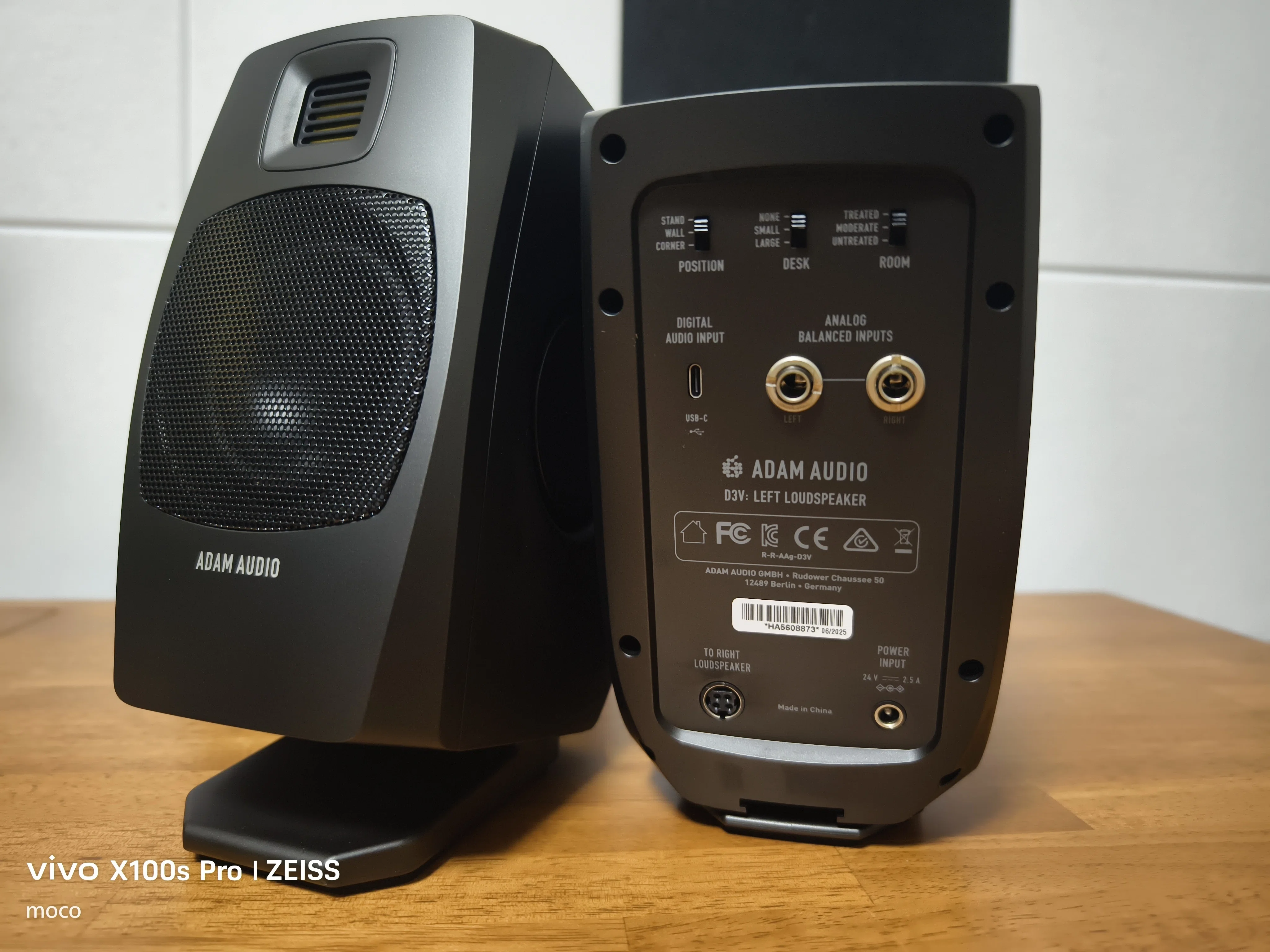 ADAM AUDIO D3V レビューとお得な買い方｜mocoブログ