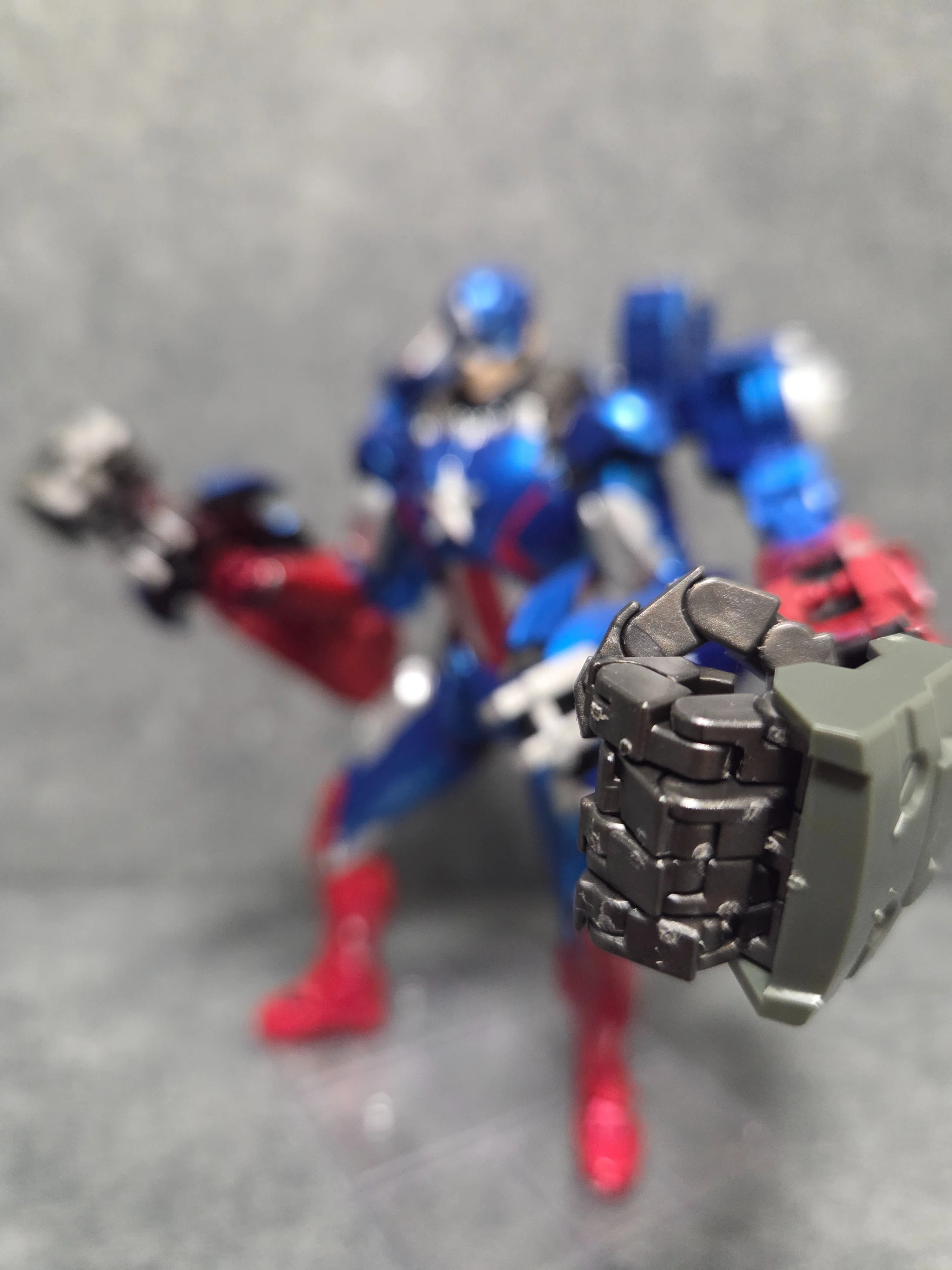 キャプテン・アメリカの武装を作る！Building Captain America's