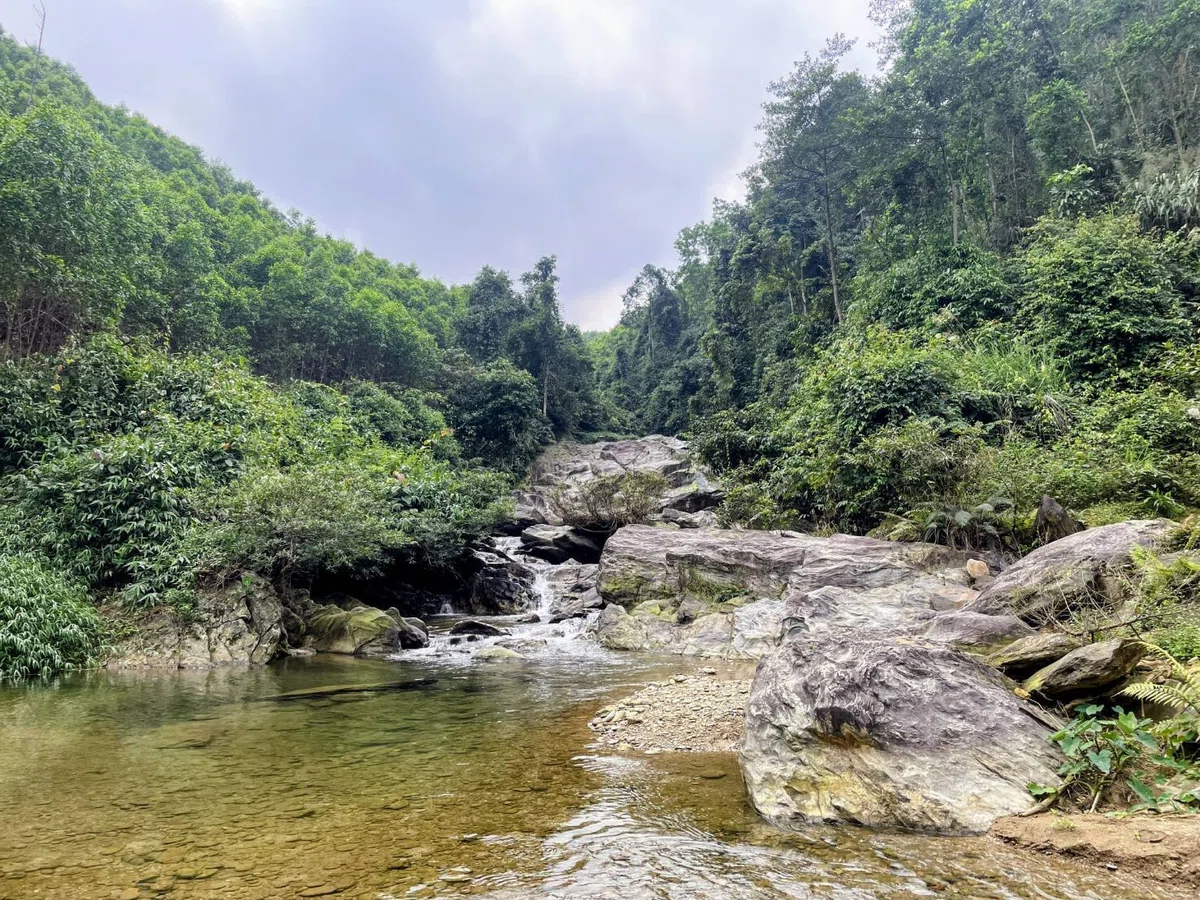 タインチュオン茶畑近くにあるリエップ滝(Thác Liếp)