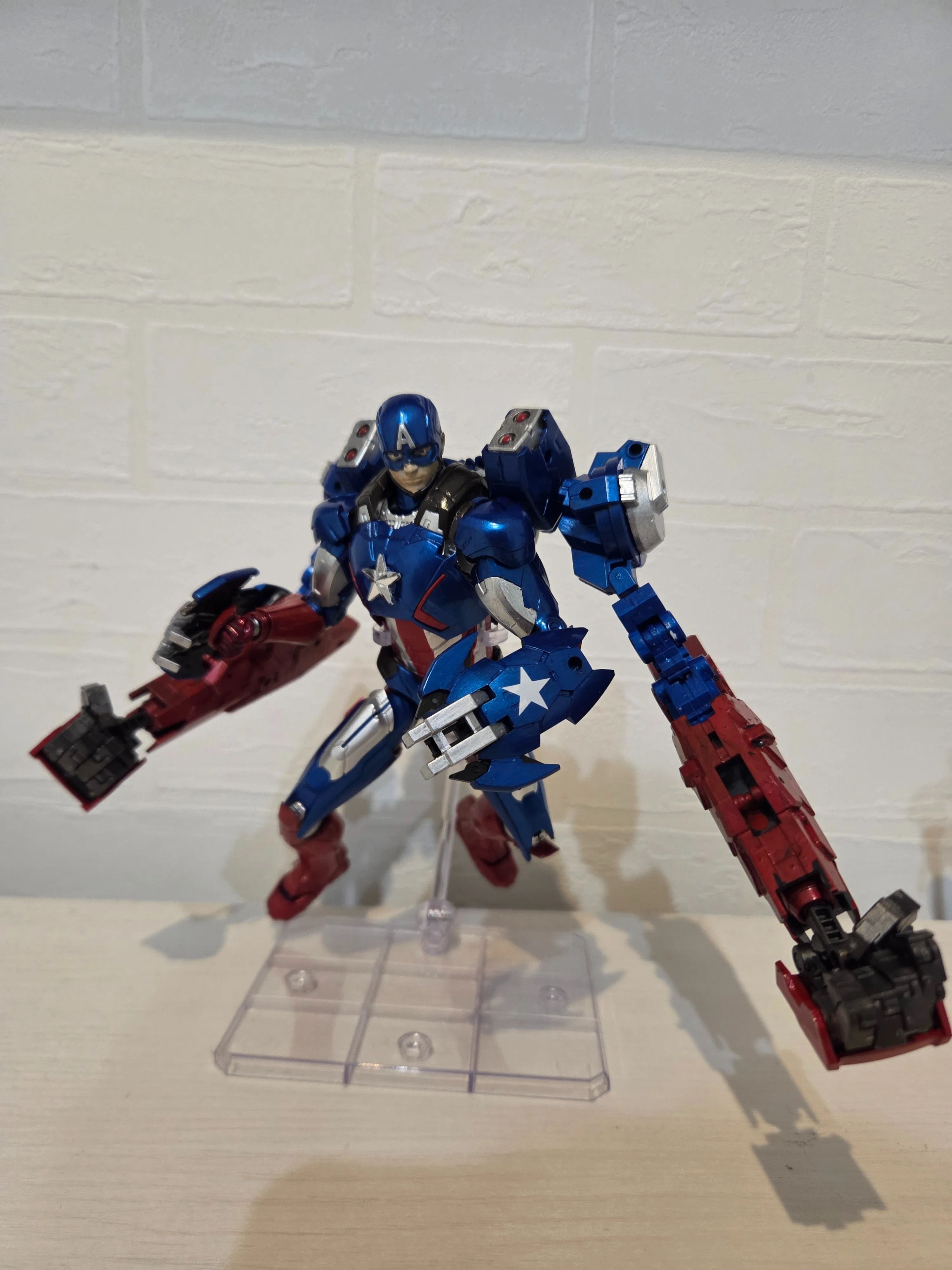 キャプテン・アメリカの武装を作る！Building Captain America's