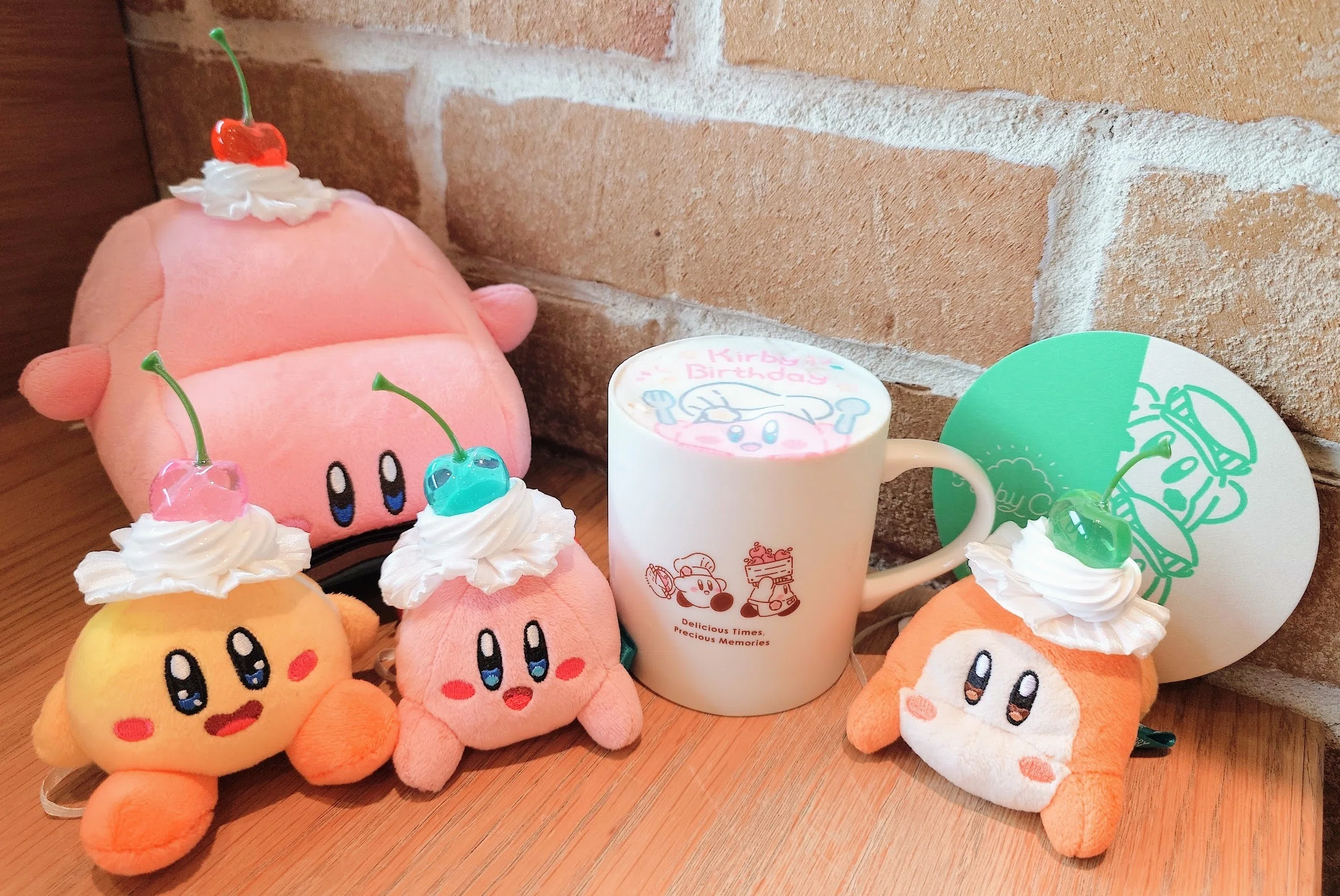 もりもりワンプレートと限定絵柄のラテで、今年もカービィの誕生日を