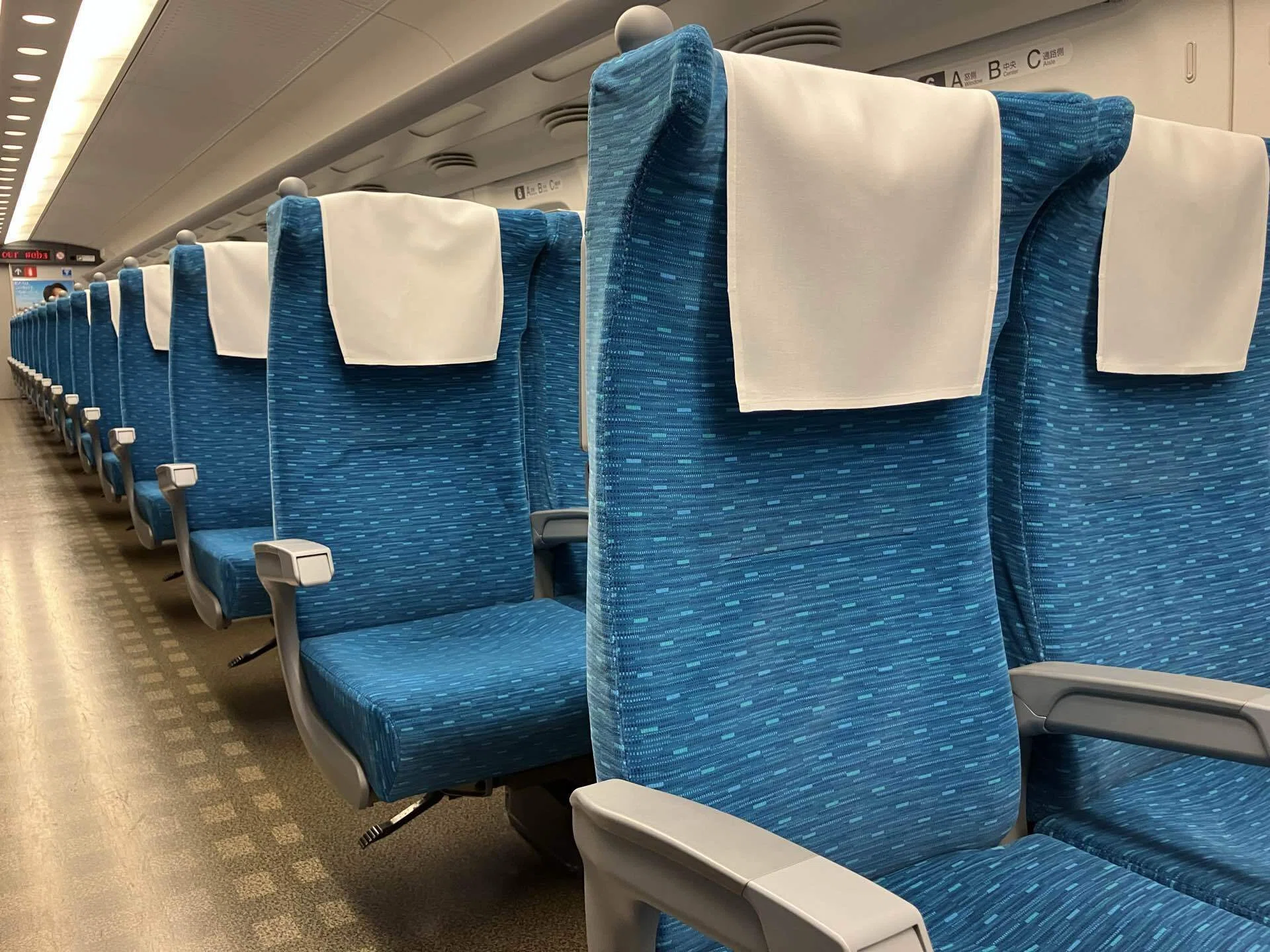 東海道新幹線のぞみ号全席指定席化について、新幹線定期利用者の意見