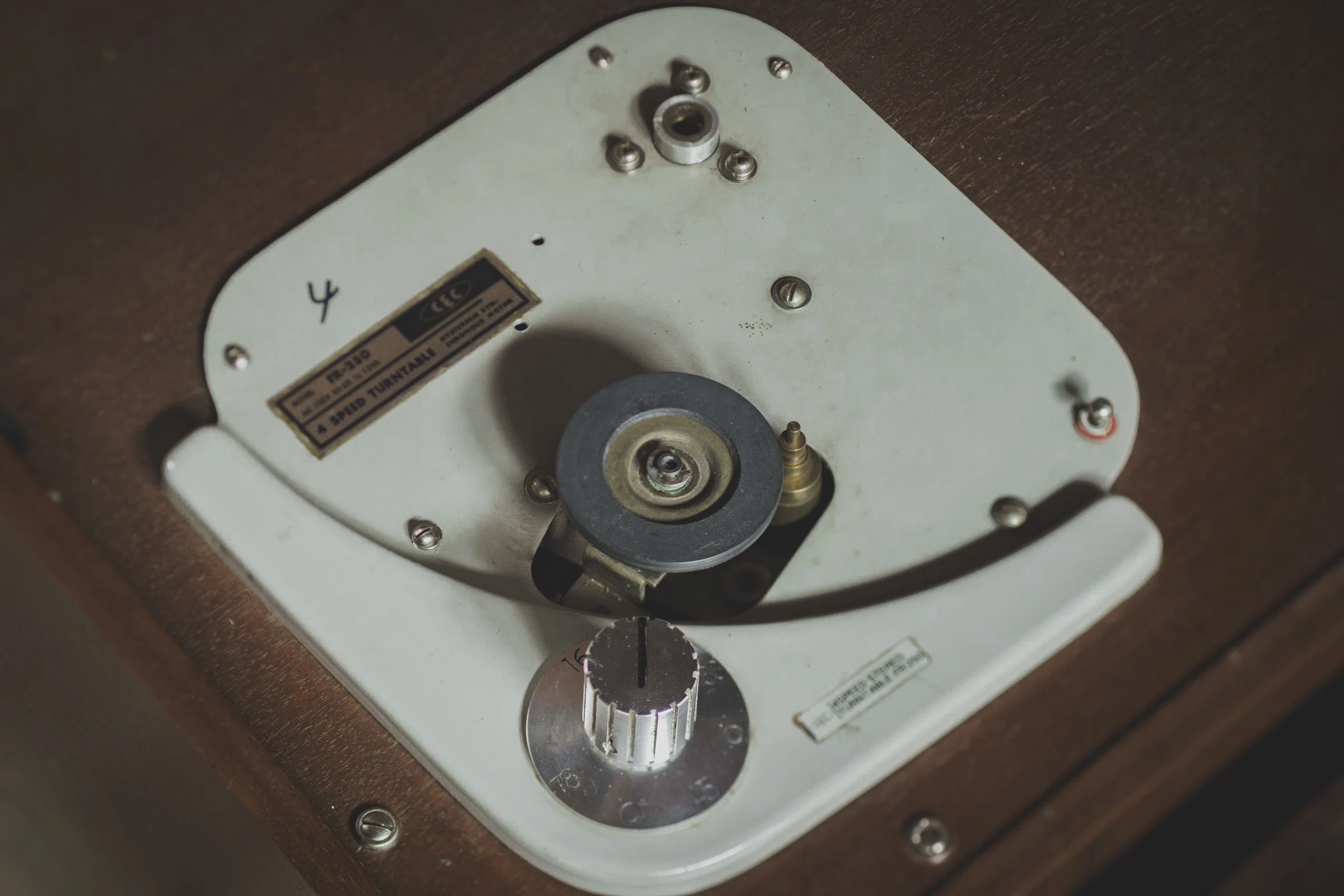★CEC 4SPEED STEREO TURNTABLE FR-250　50Hz CEC FR-250 アイドラードライブ・ターンテーブルの整備｜t shimizu