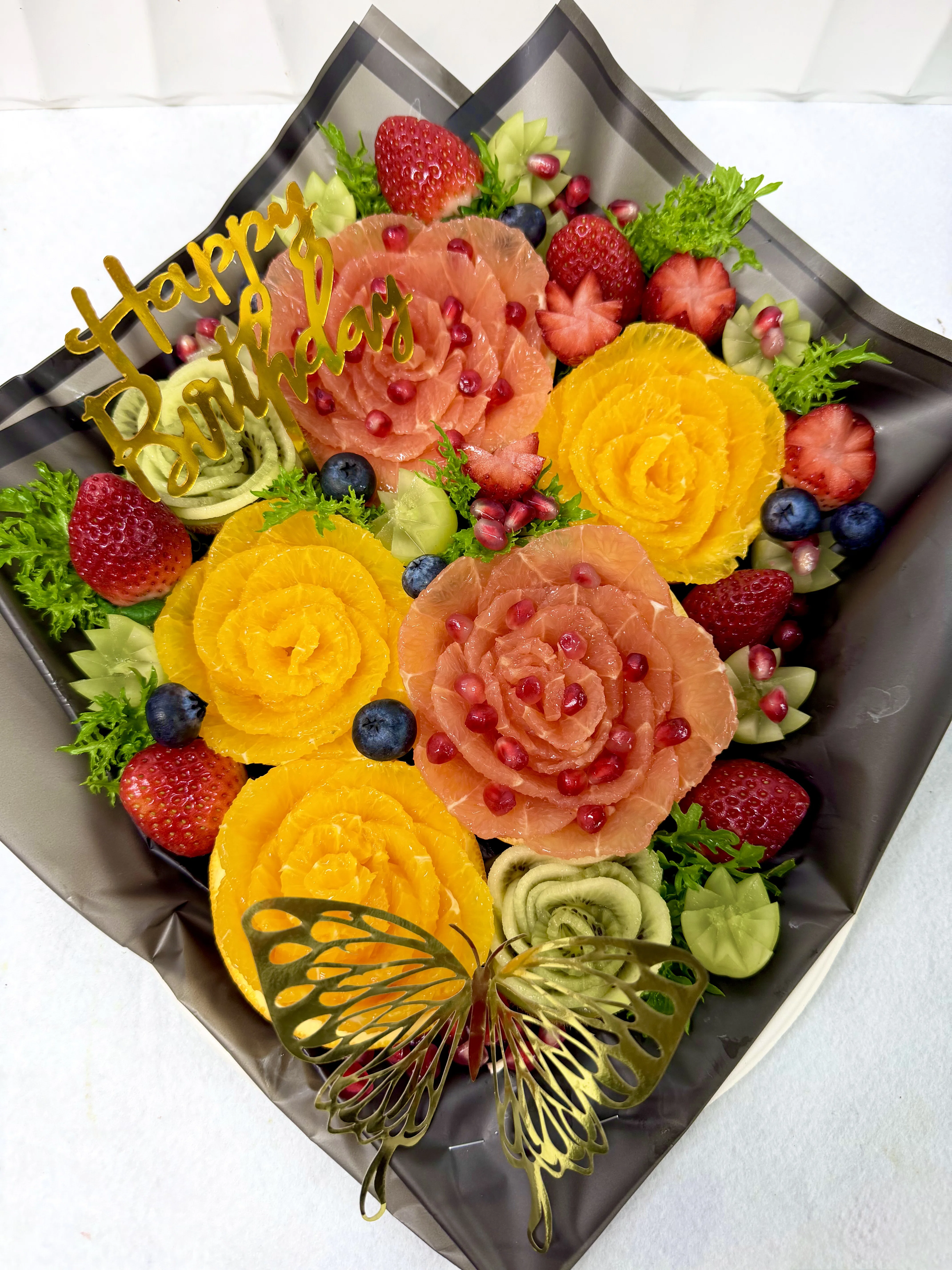積み重ねてきた感性をいかす。フルーツアートでお花を咲かせるまで