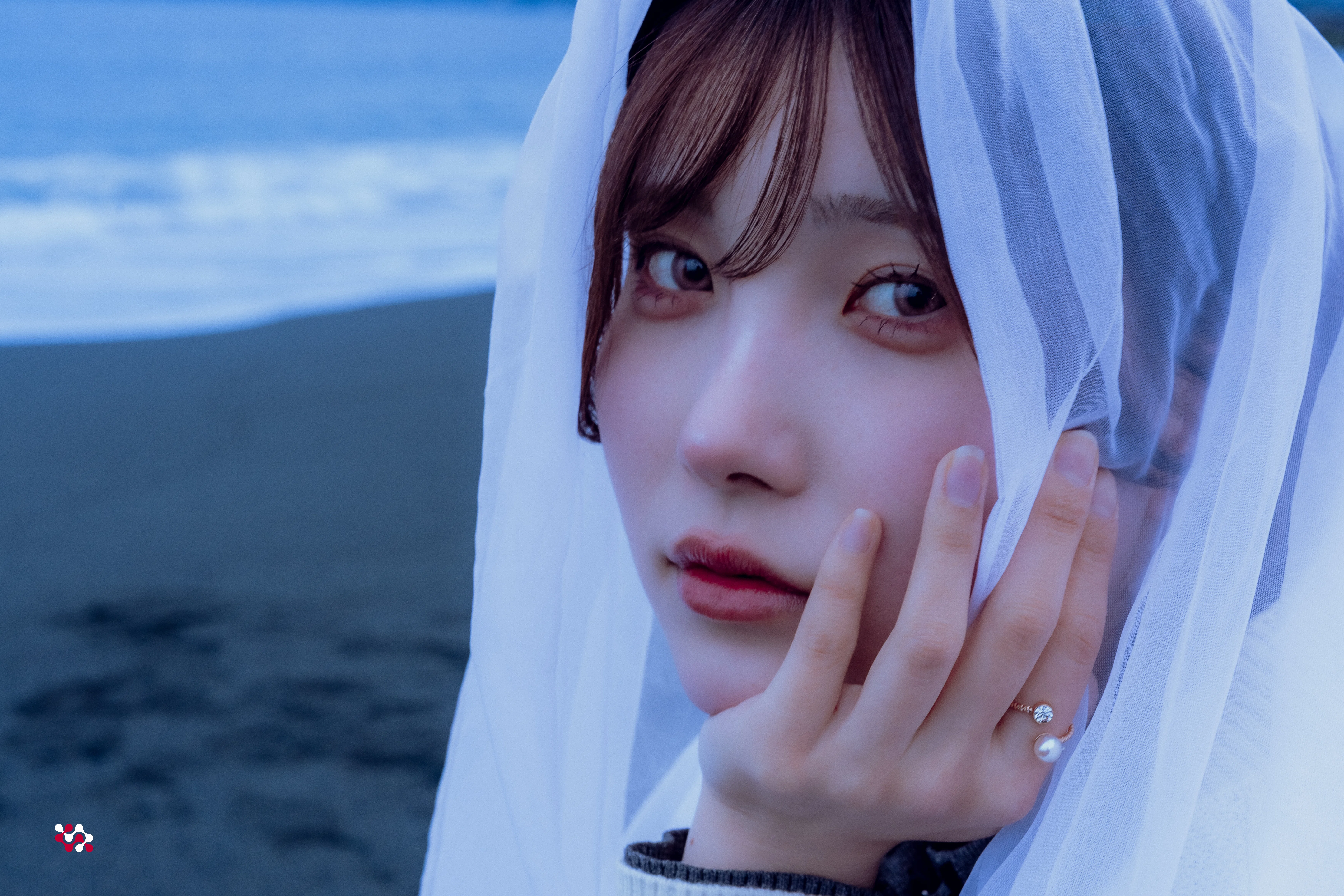 滾る感情を吐き出す（ポートレート撮影 作例の紹介）その59@某海岸