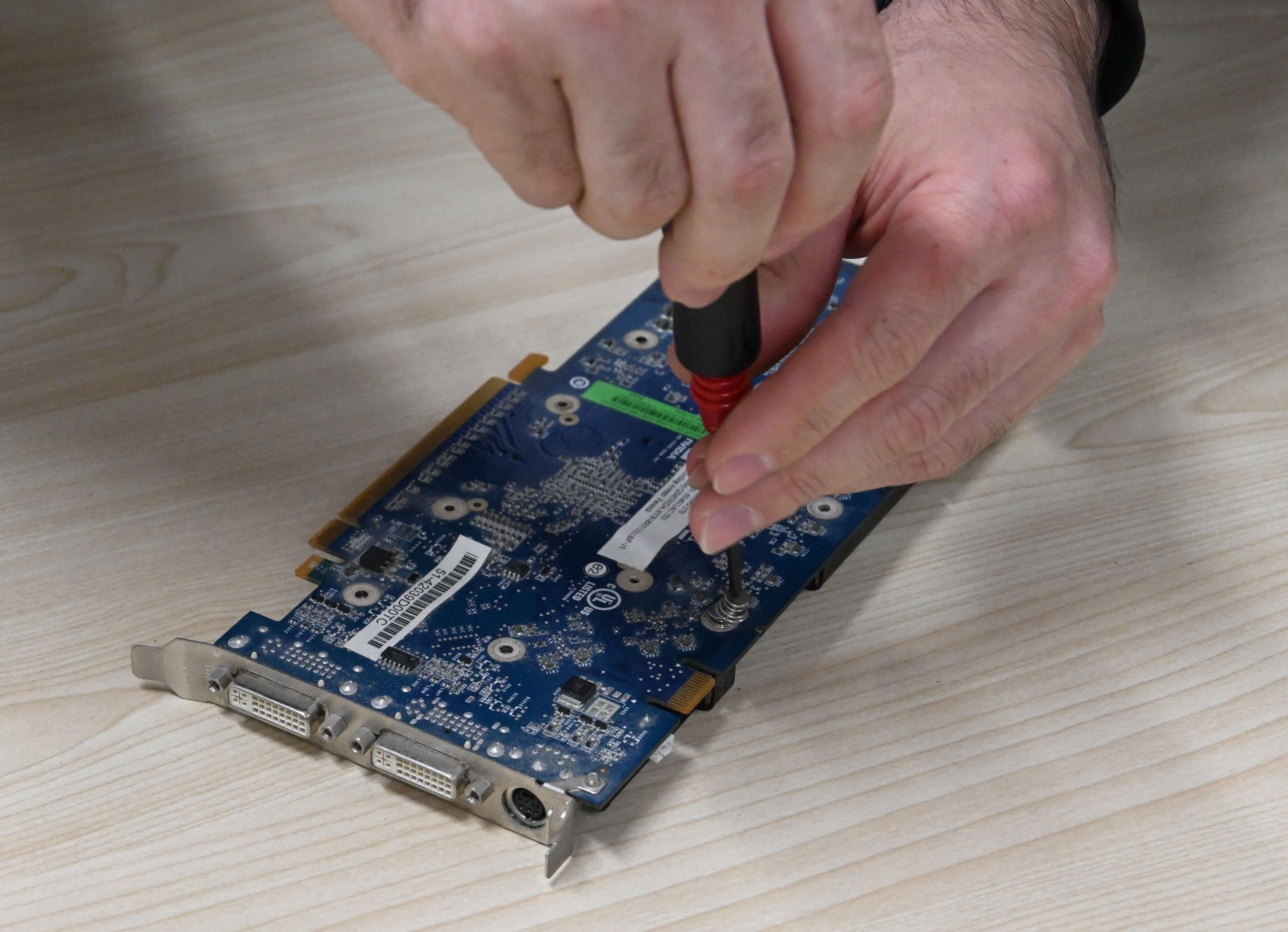 解体分析エキスパート 第1回：デスクトップ型パソコンの解体分析