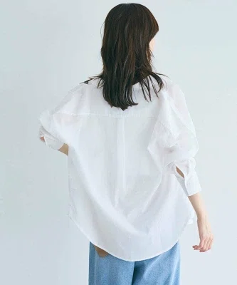 40代女性向けの薄手ガーゼシャツコーデ。夏の羽織り・冷房対策・日差しよけに使えるシアーシャツ