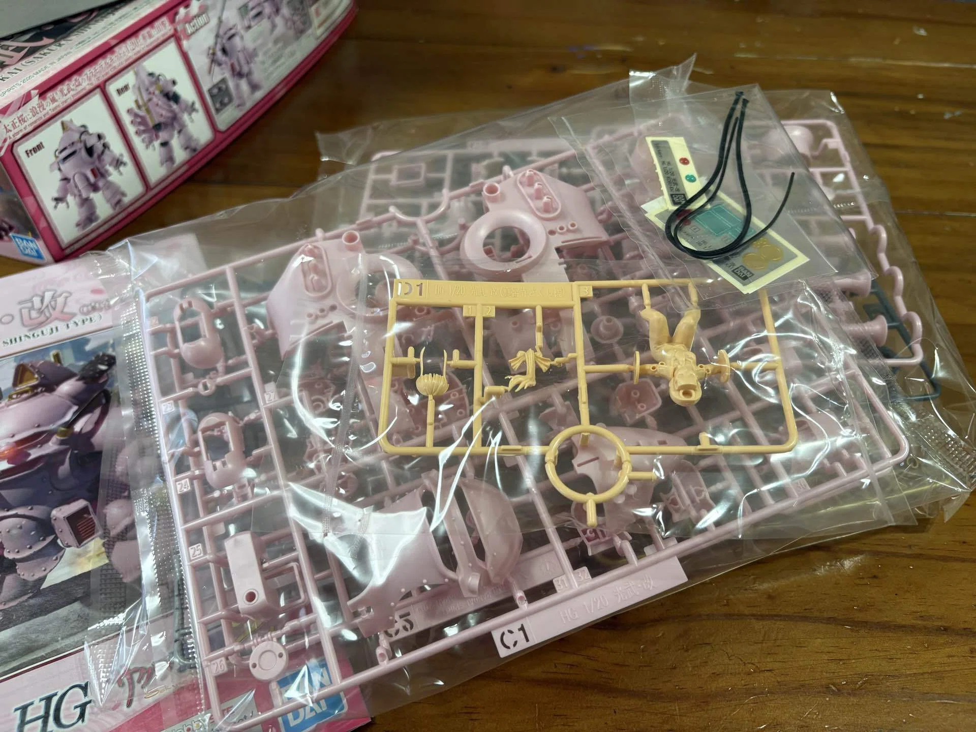 大正桜に浪漫の嵐！】 HG 光武・改を作る！｜自由なダム・ガン