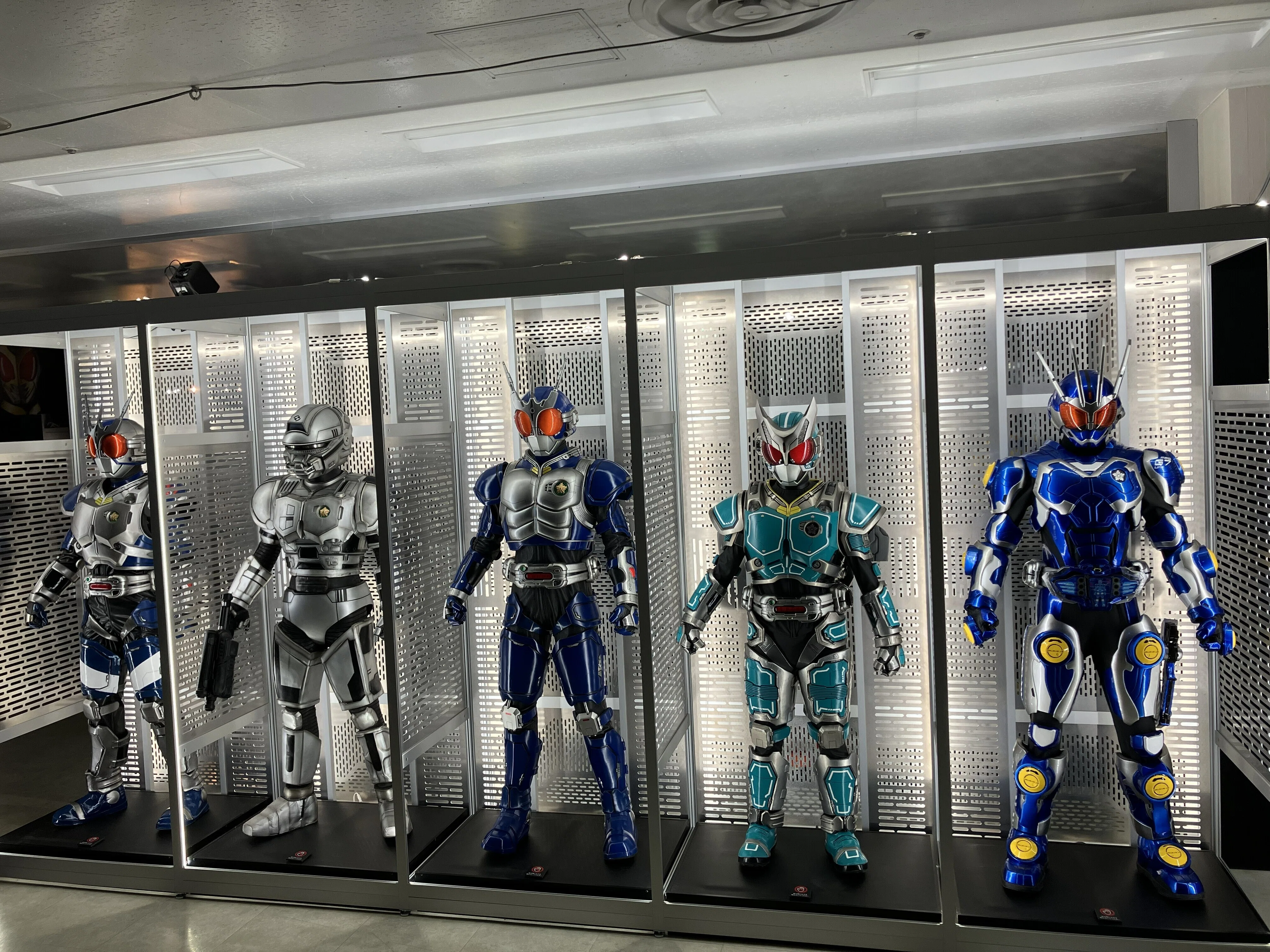 真アギト展｜MAX