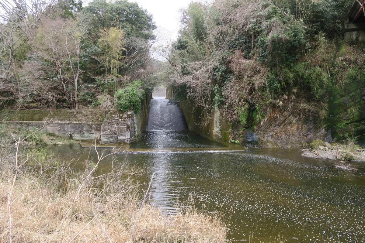 千葉県 三島ダム 洪水吐先端部