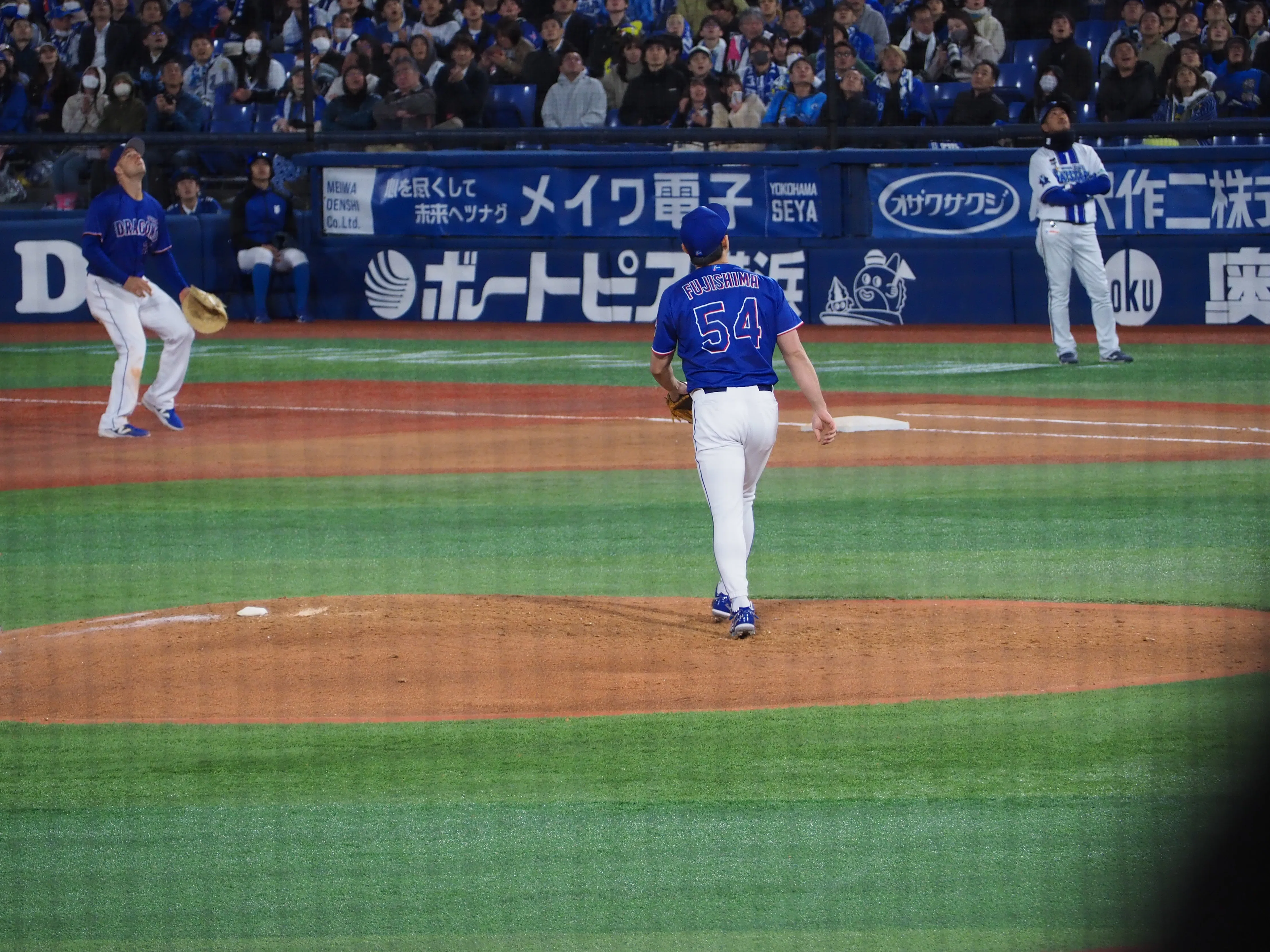 デジタル一眼レフカメラで野球観戦へ｜おろ