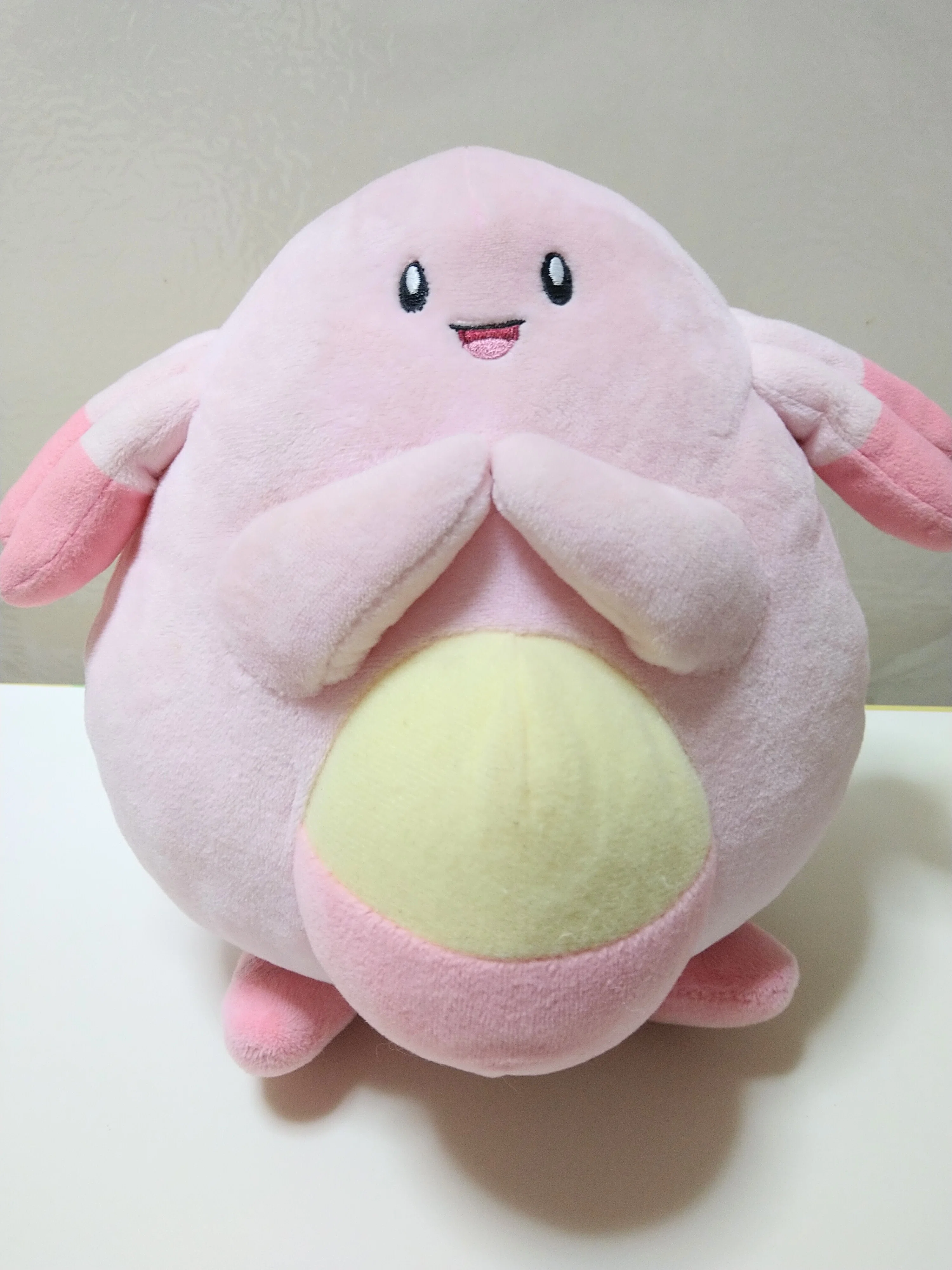 幸せを運ぶ、ピンクの天使。今日のラッキーカラーは……やっぱりピンク