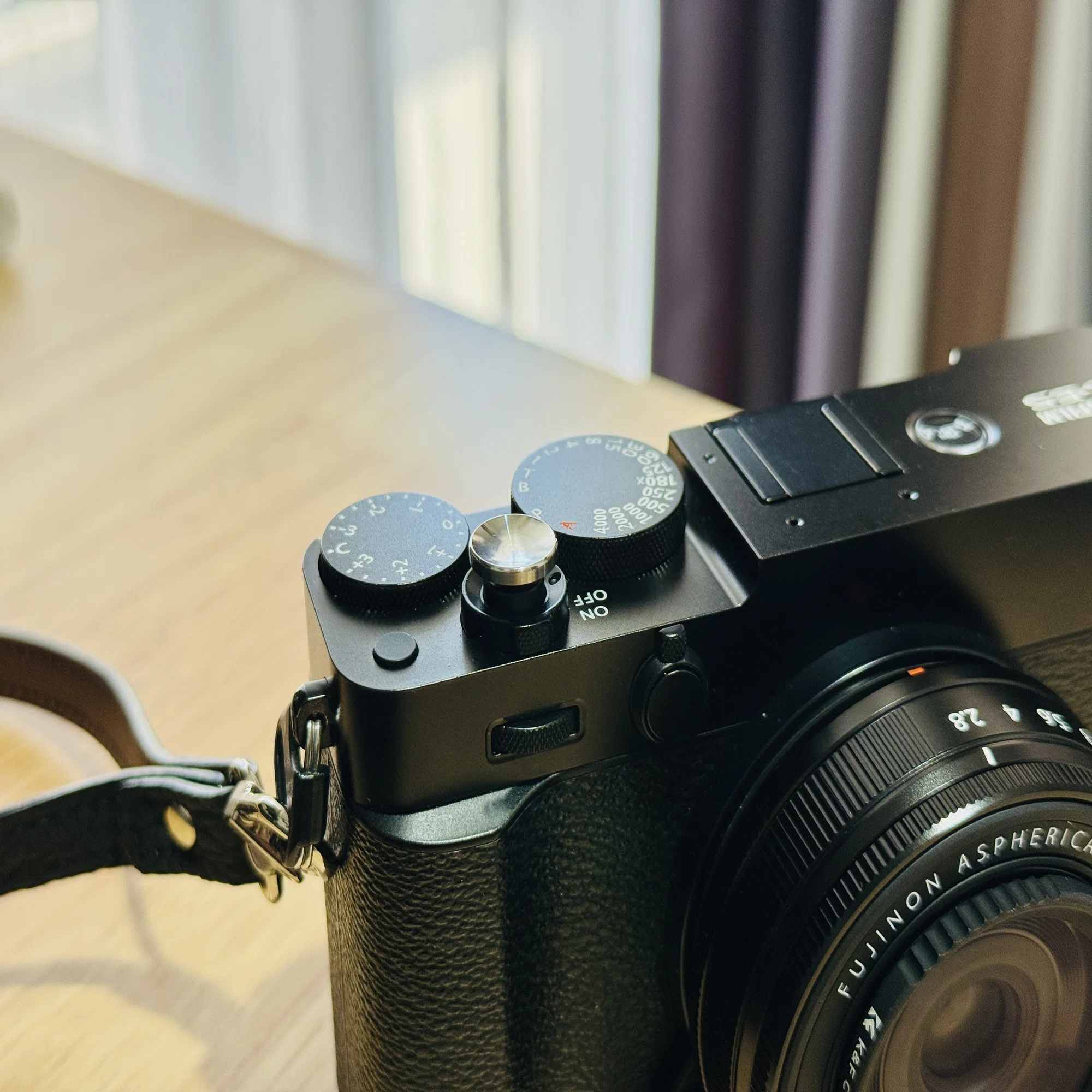 迷うこと1ヶ月、決着はわずか10分。カメラ迷宮を終わらせた、FUJIFILM 