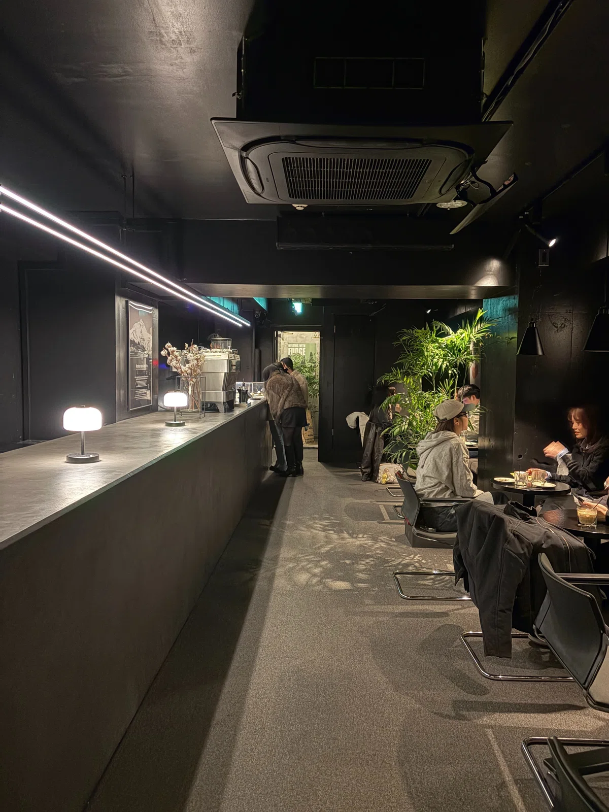 NOTE cafeでnoteを書く土曜の夜｜渋谷の地下に、こんな場所があったんだ｜Resil