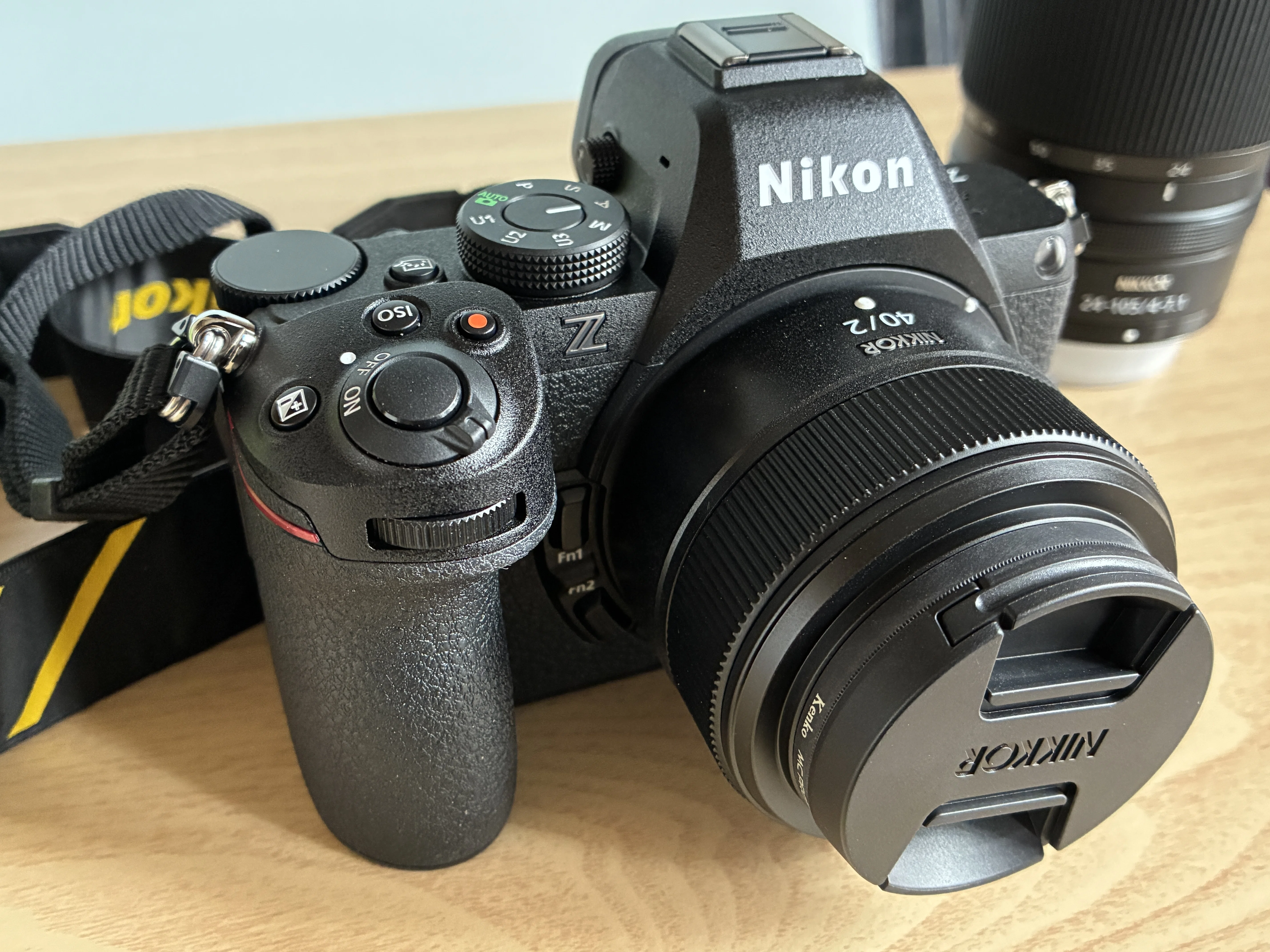 カメラ】PGYTECHカメラショルダーストラップでZ5II（24-105kit）が快適