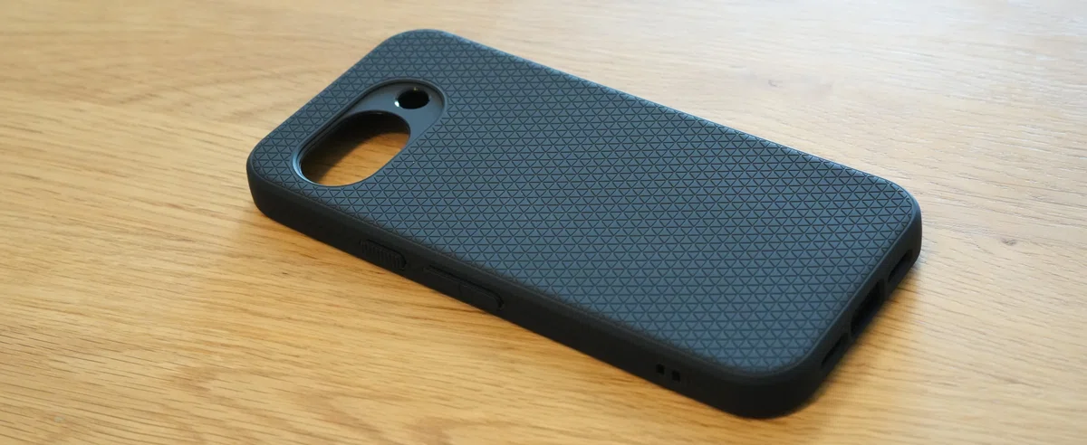 Spigen スマホケースLIQUID AIR
