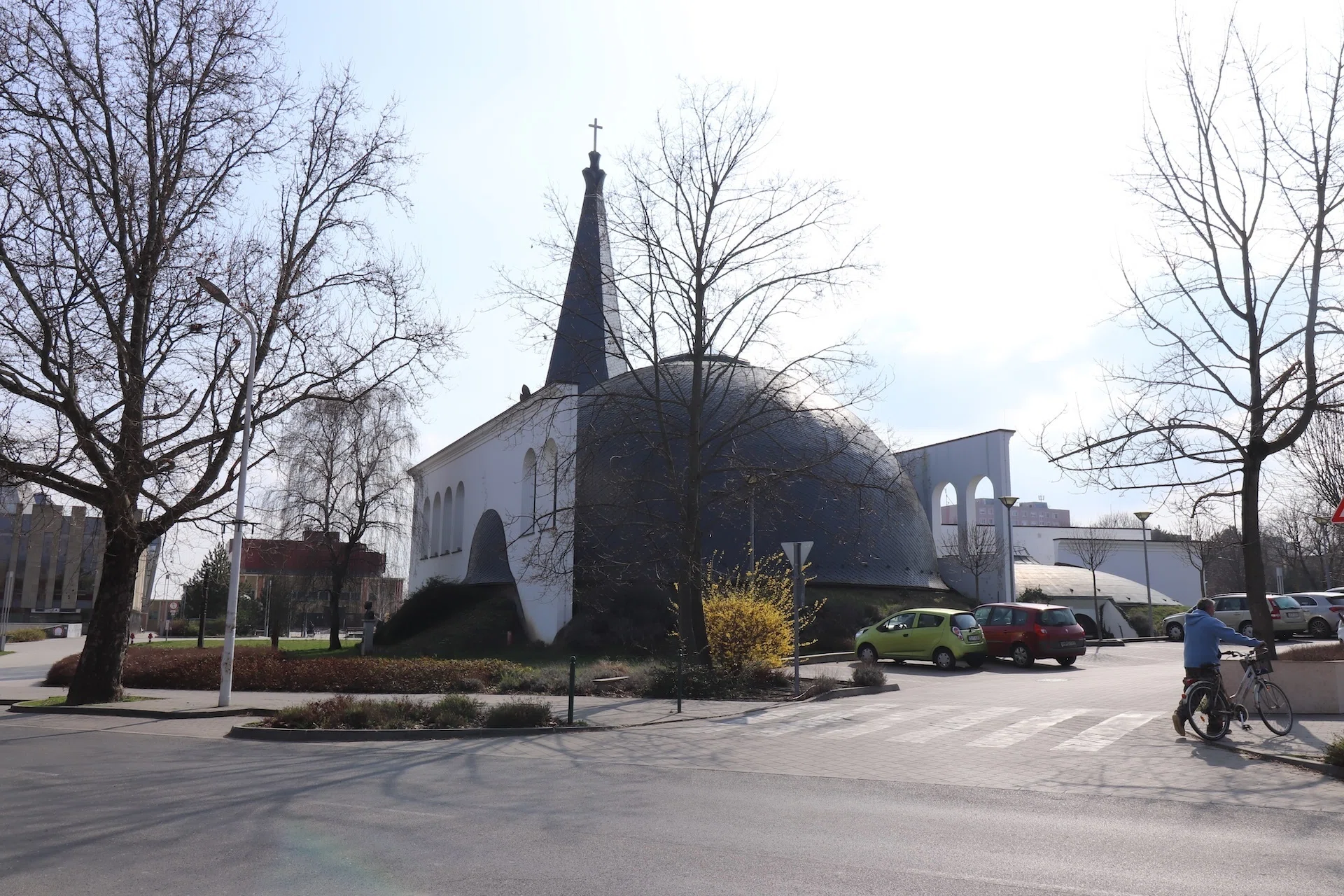 ハンガリー建築旅行 02 1日目はシャザロンバッタ（Százhalombatta）へ
